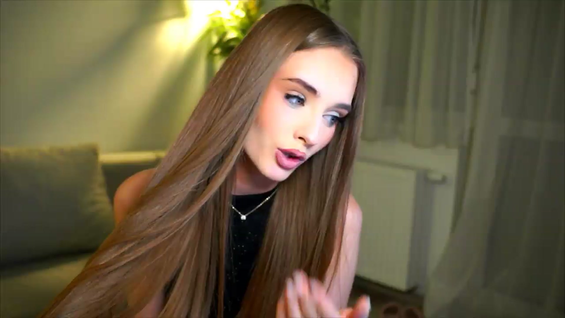 Gallery image thumbnail from petitegonwild's myfreecams stream on, 05/29/2026, 24:38 image 17 of 20