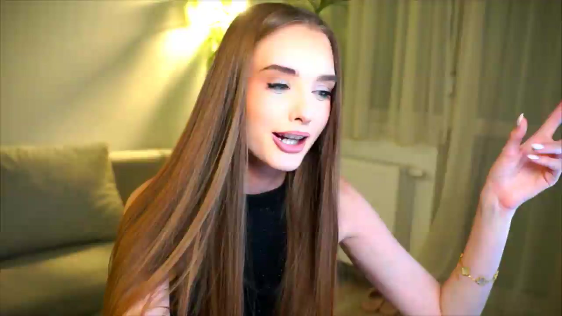 Gallery image thumbnail from petitegonwild's myfreecams stream on, 05/29/2026, 01:34 image 1 of 20