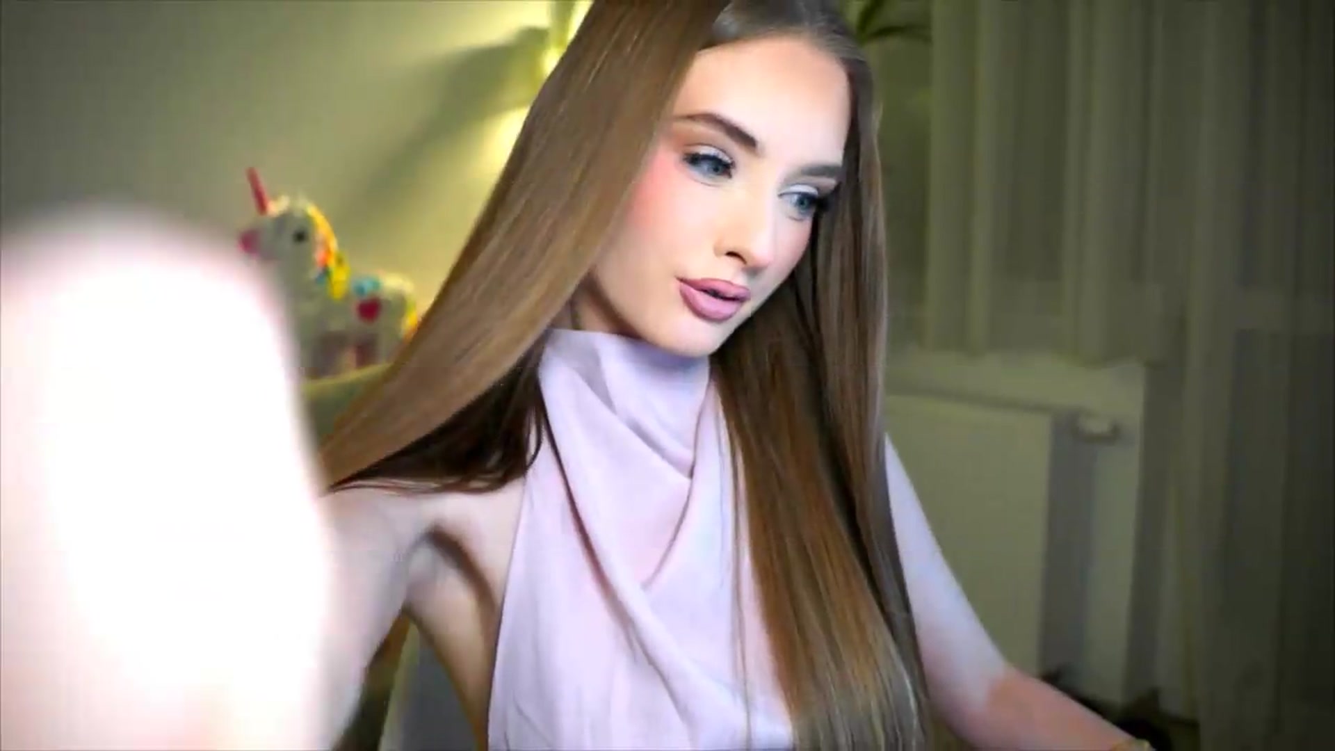 Gallery image thumbnail from petitegonwild's myfreecams stream on, 06/01/2026, 21:06 image 15 of 20