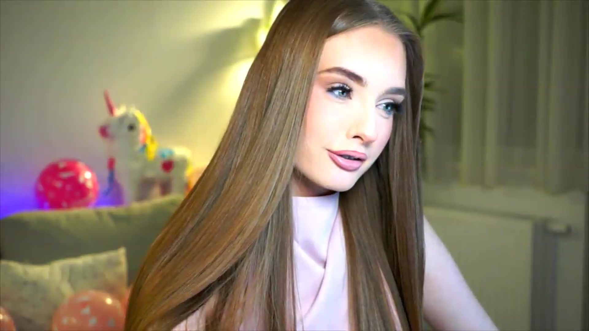 Gallery image thumbnail from petitegonwild's myfreecams stream on, 06/01/2026, 21:06 image 16 of 20
