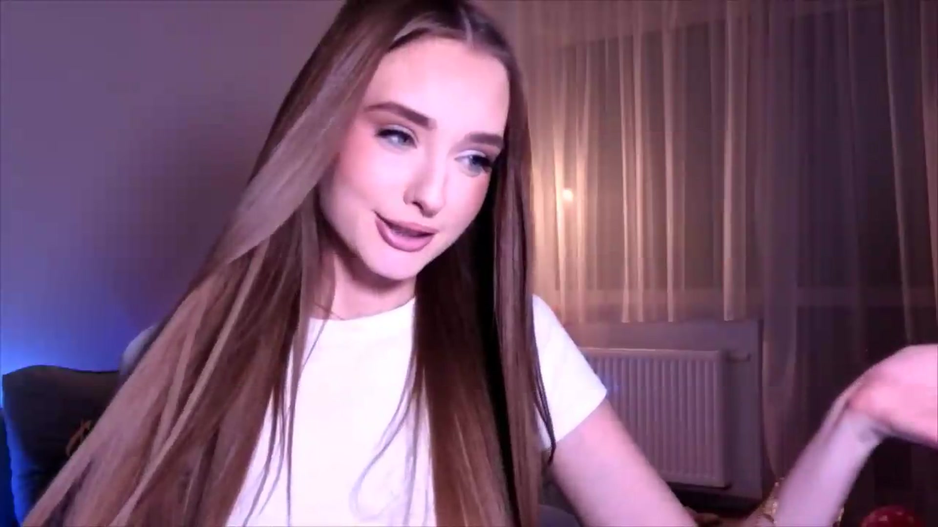 Gallery image thumbnail from petitegonwild's myfreecams stream on, 06/07/2026, 24:02 image 10 of 20