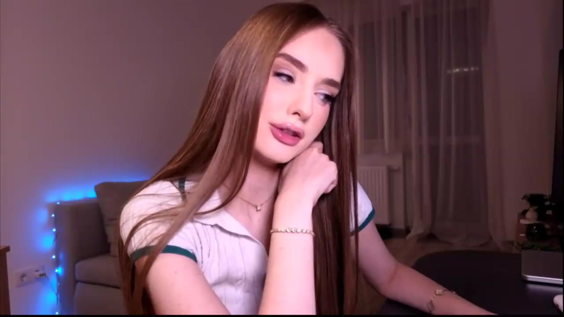 Gallery image thumbnail from petitegonwild's myfreecams stream on, 06/20/2026, 23:08 image 15 of 20