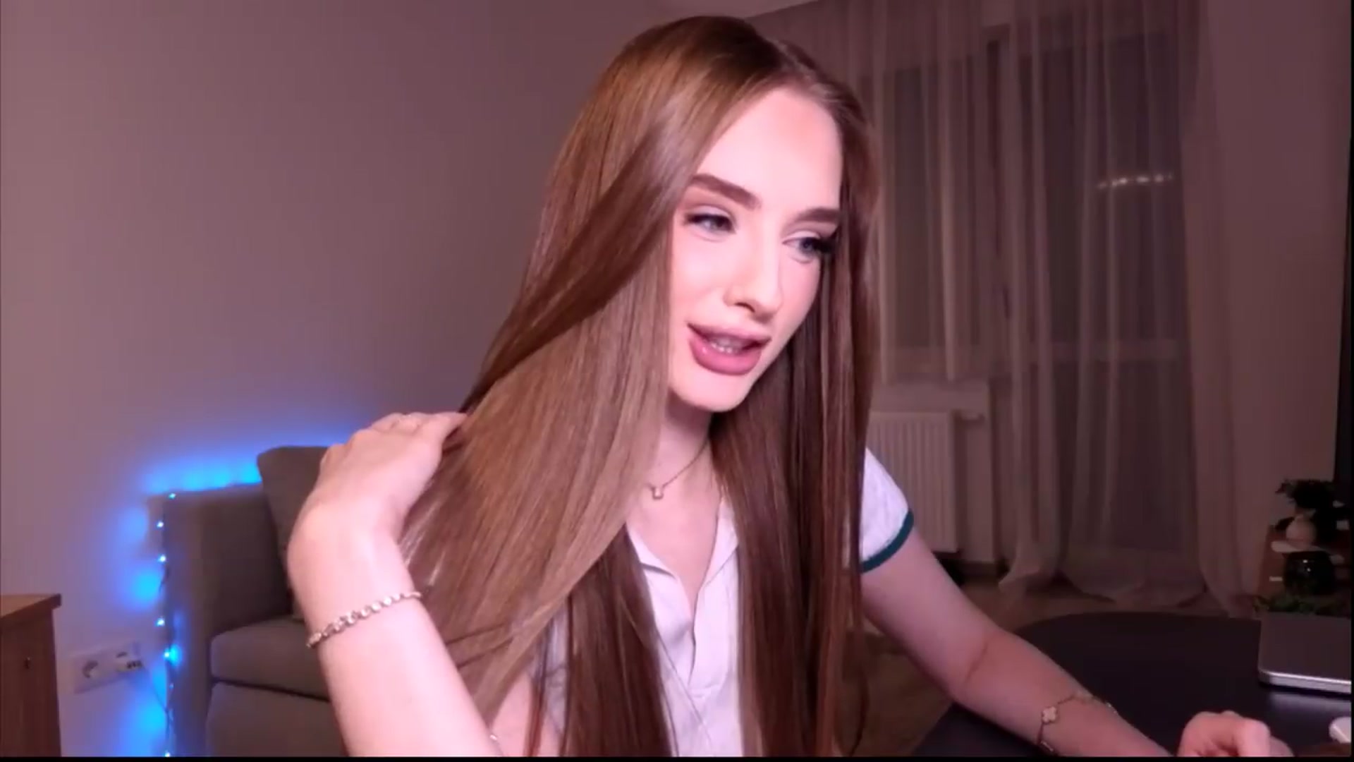Gallery image thumbnail from petitegonwild's myfreecams stream on, 06/21/2026, 24:00 image 3 of 20