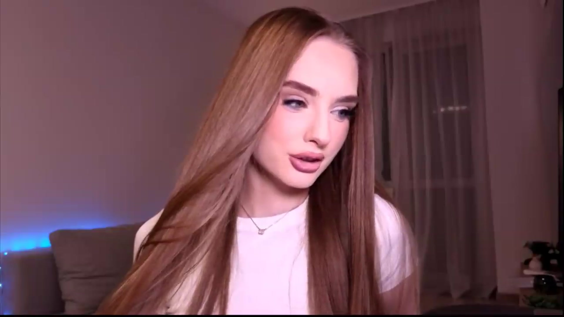 Gallery image thumbnail from petitegonwild's myfreecams stream on, 06/21/2026, 19:55 image 8 of 20
