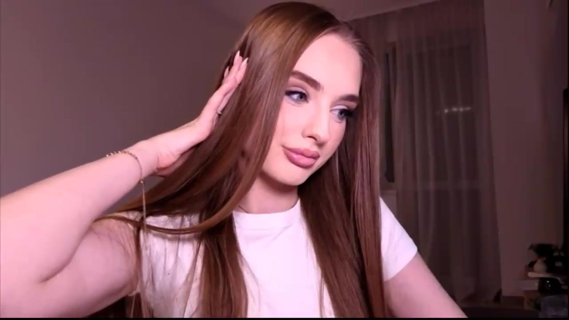 Gallery image thumbnail from petitegonwild's myfreecams stream on, 06/21/2026, 19:55 image 20 of 20
