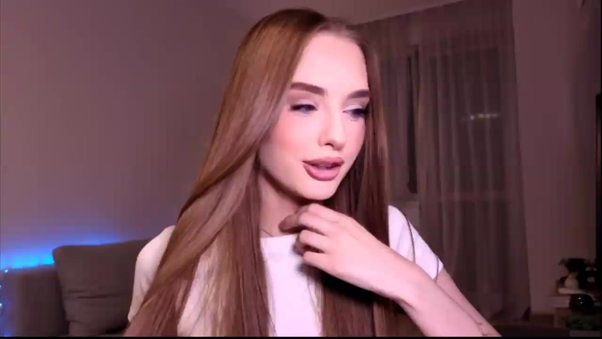 Gallery image thumbnail from petitegonwild's myfreecams stream on, 06/21/2026, 19:55 image 6 of 20