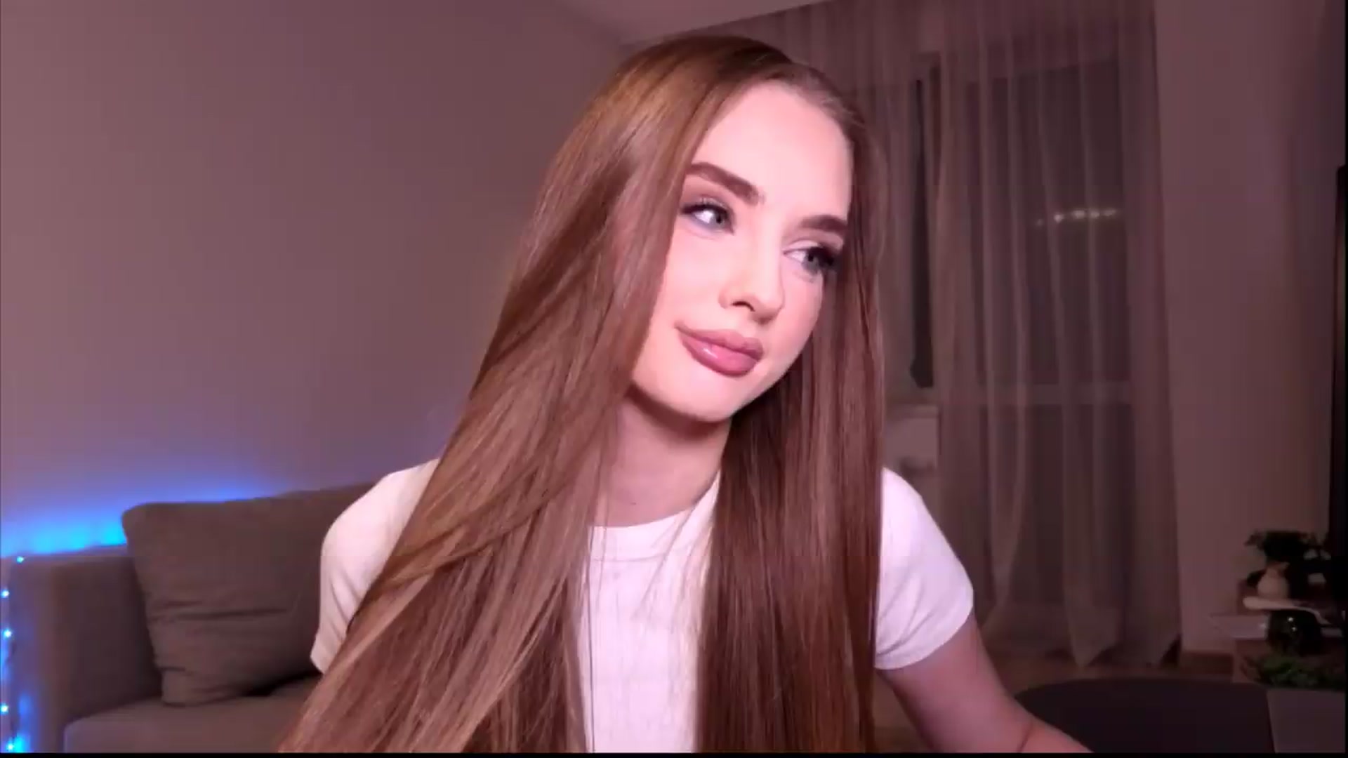 Gallery image thumbnail from petitegonwild's myfreecams stream on, 06/21/2026, 21:48 image 12 of 20