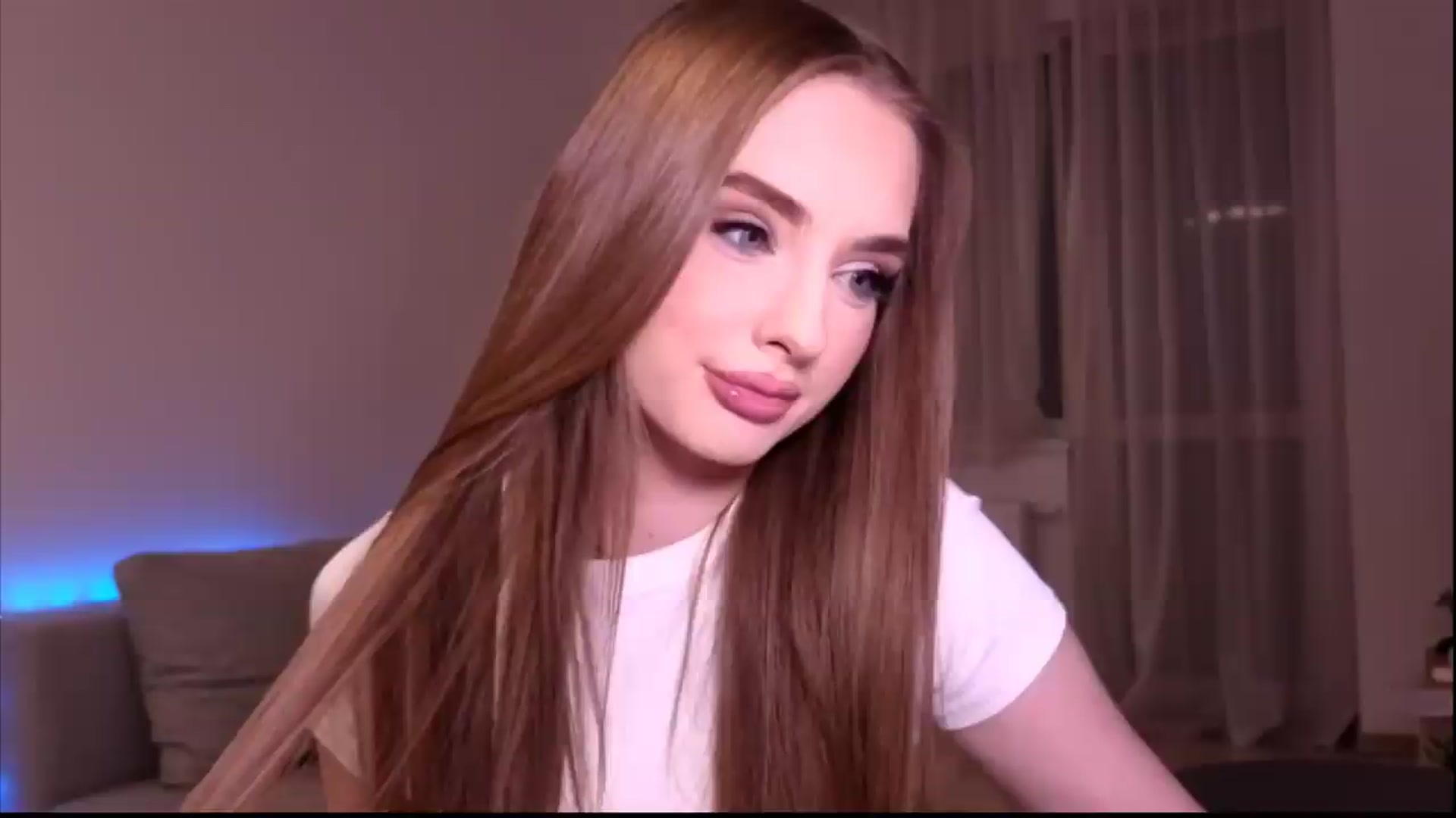 Gallery image thumbnail from petitegonwild's myfreecams stream on, 06/21/2026, 22:35 image 20 of 20