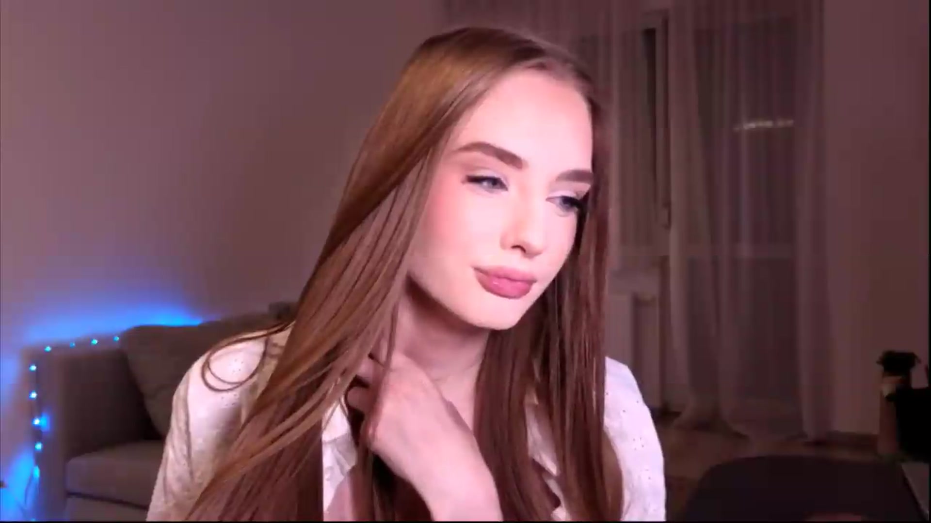 Gallery image thumbnail from petitegonwild's myfreecams stream on, 06/29/2026, 23:07 image 14 of 20