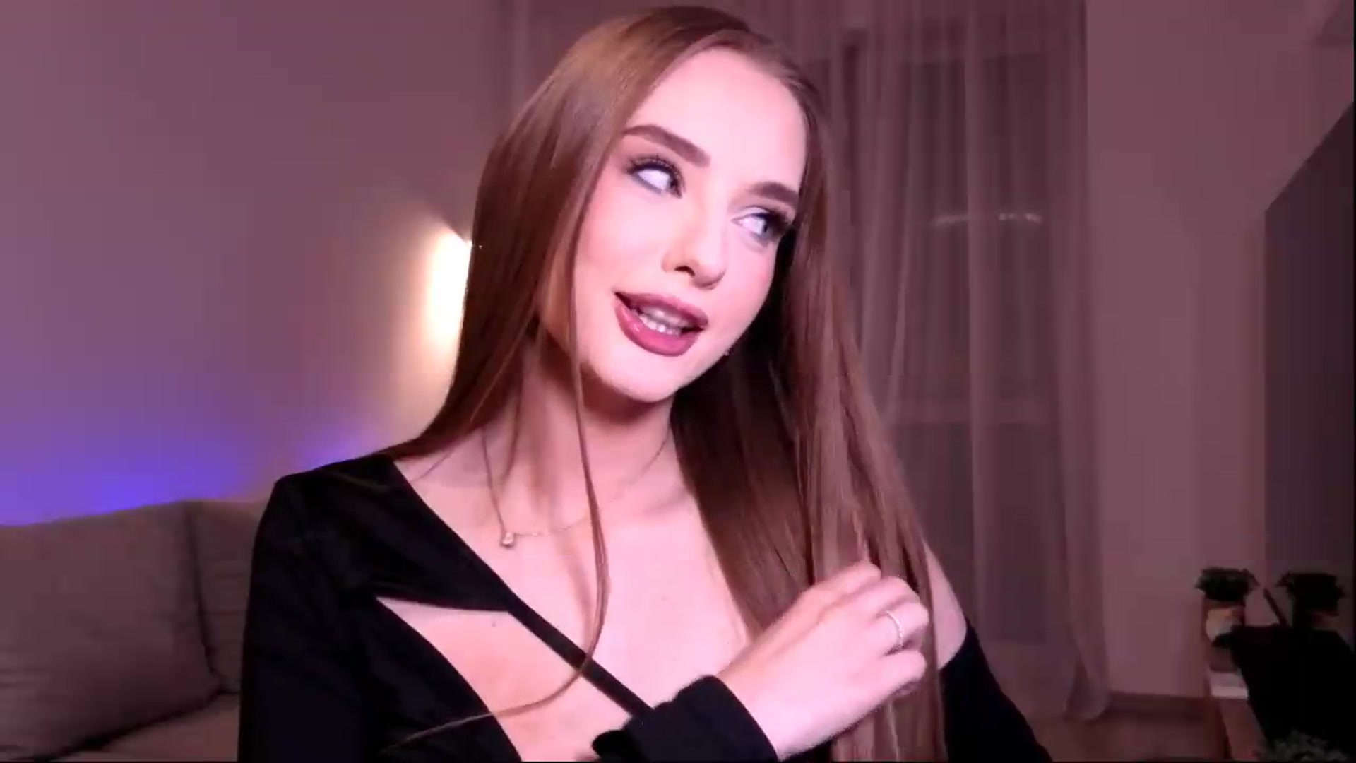 Gallery image thumbnail from petitegonwild's myfreecams stream on, 07/08/2026, 23:17 image 8 of 20