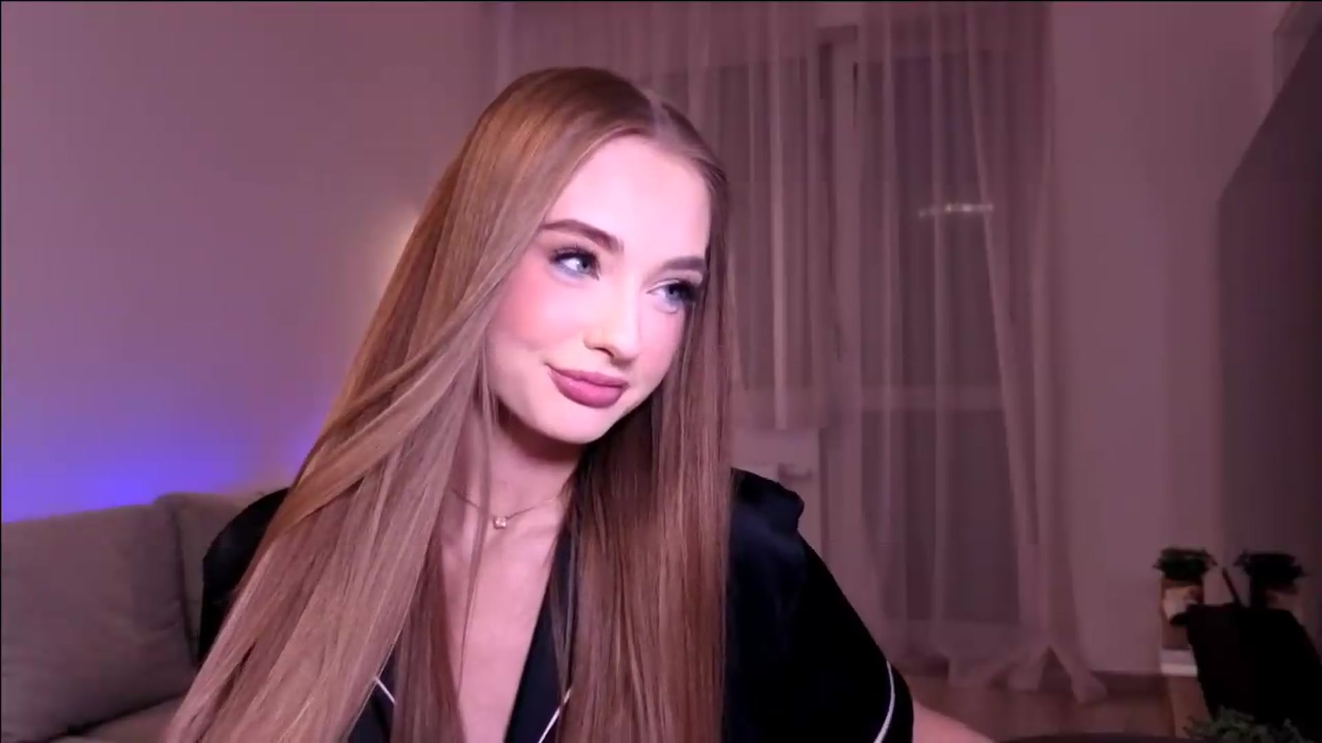 Gallery image thumbnail from petitegonwild's myfreecams stream on, 07/09/2026, 23:29 image 10 of 20