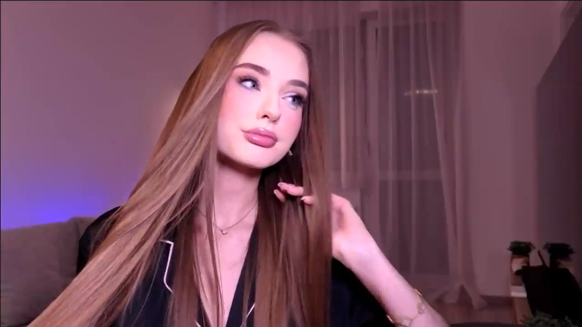 Gallery image thumbnail from petitegonwild's myfreecams stream on, 07/09/2026, 23:29 image 11 of 20