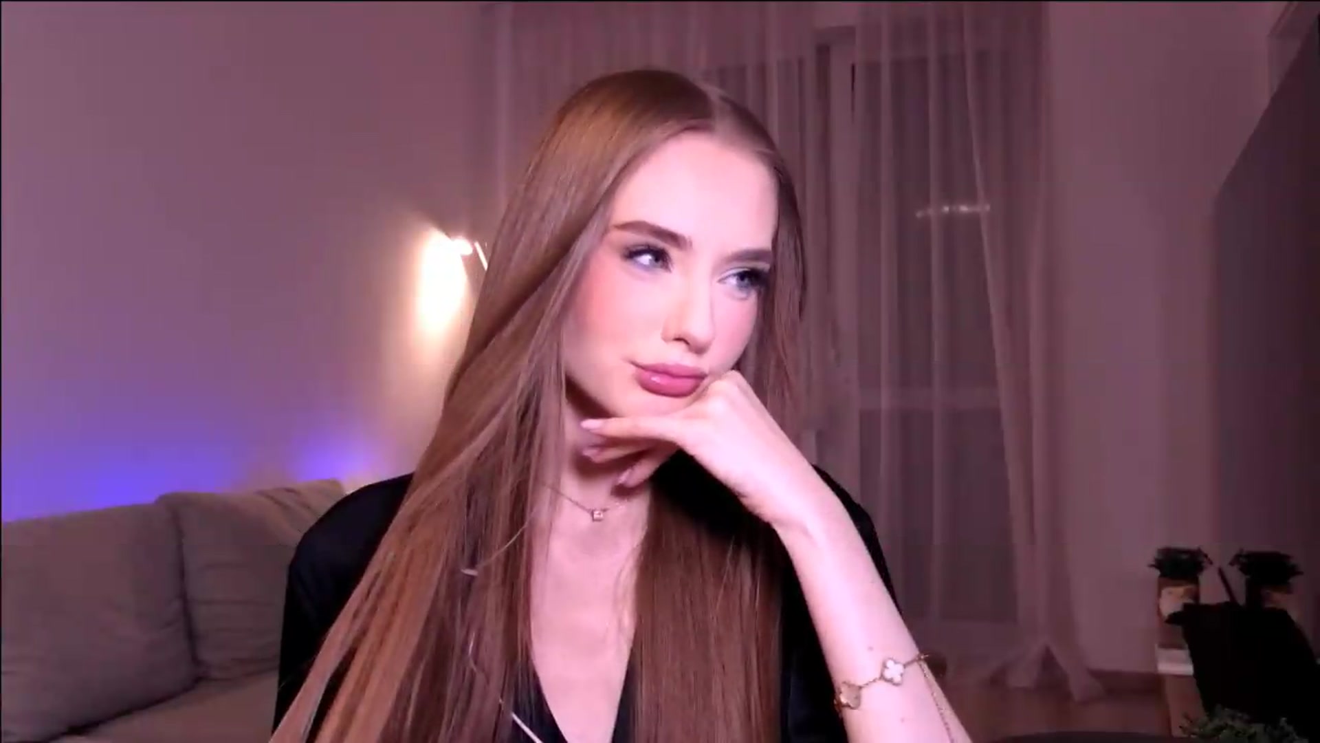 Gallery image thumbnail from petitegonwild's myfreecams stream on, 07/10/2026, 24:31 image 19 of 20