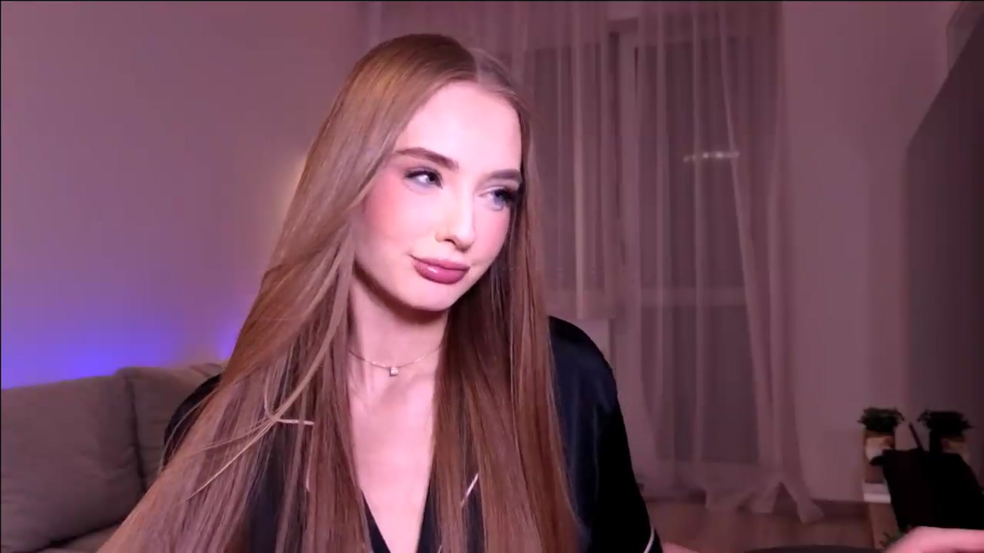 Gallery image thumbnail from petitegonwild's myfreecams stream on, 07/10/2026, 24:31 image 15 of 20