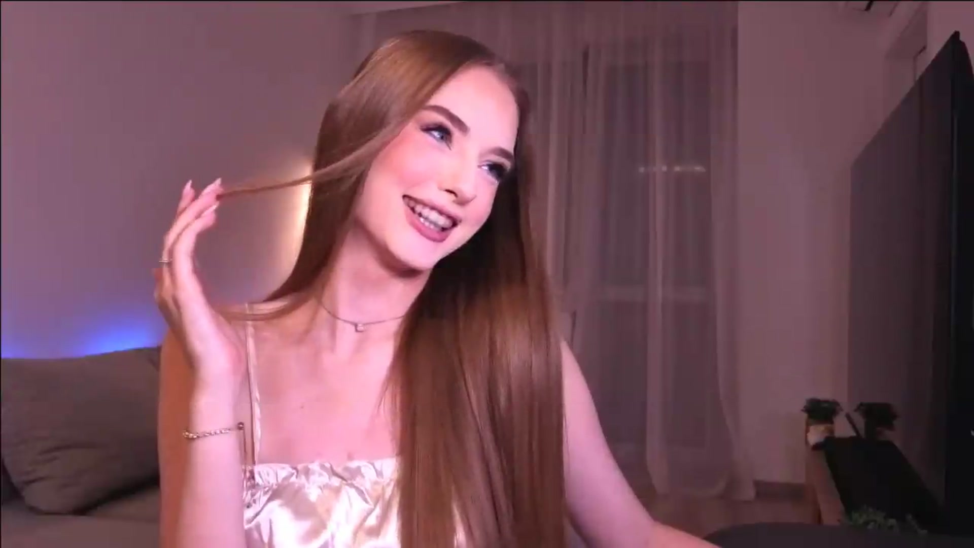 Gallery image thumbnail from petitegonwild's myfreecams stream on, 07/17/2026, 21:51 image 8 of 20