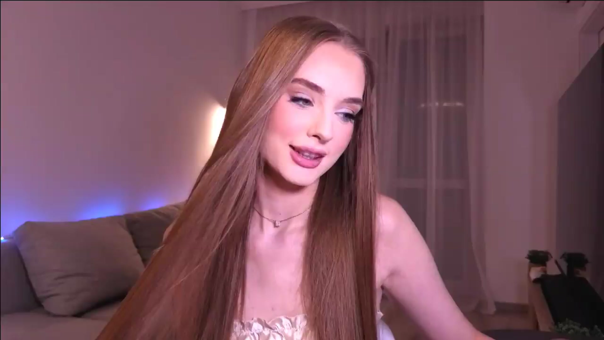 Gallery image thumbnail from petitegonwild's myfreecams stream on, 07/17/2026, 22:40 image 18 of 20