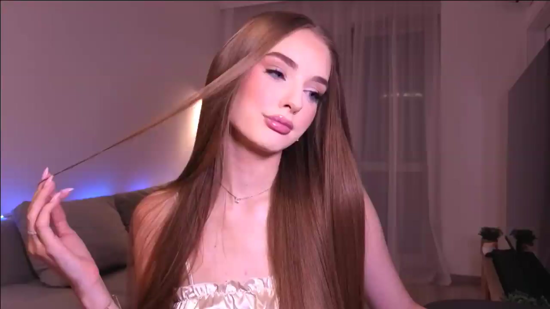 Gallery image thumbnail from petitegonwild's myfreecams stream on, 07/17/2026, 22:40 image 10 of 20