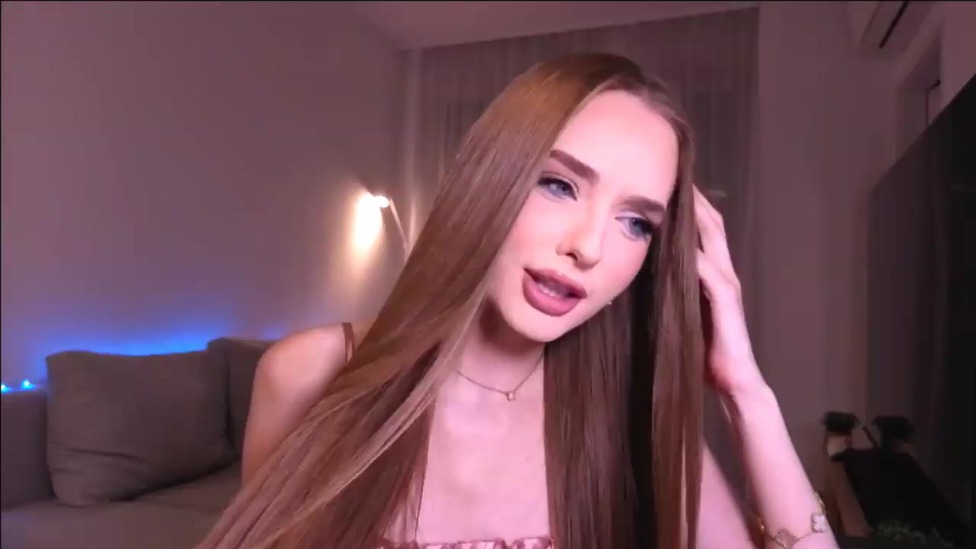 Gallery image thumbnail from petitegonwild's myfreecams stream on, 07/27/2026, 22:50 image 5 of 20