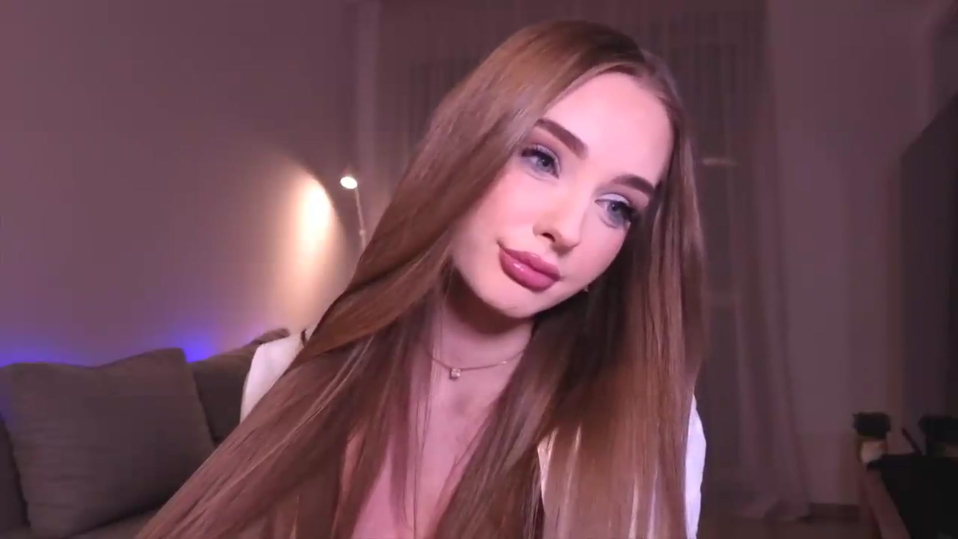 Gallery image thumbnail from petitegonwild's myfreecams stream on, 08/07/2026, 23:39 image 15 of 20