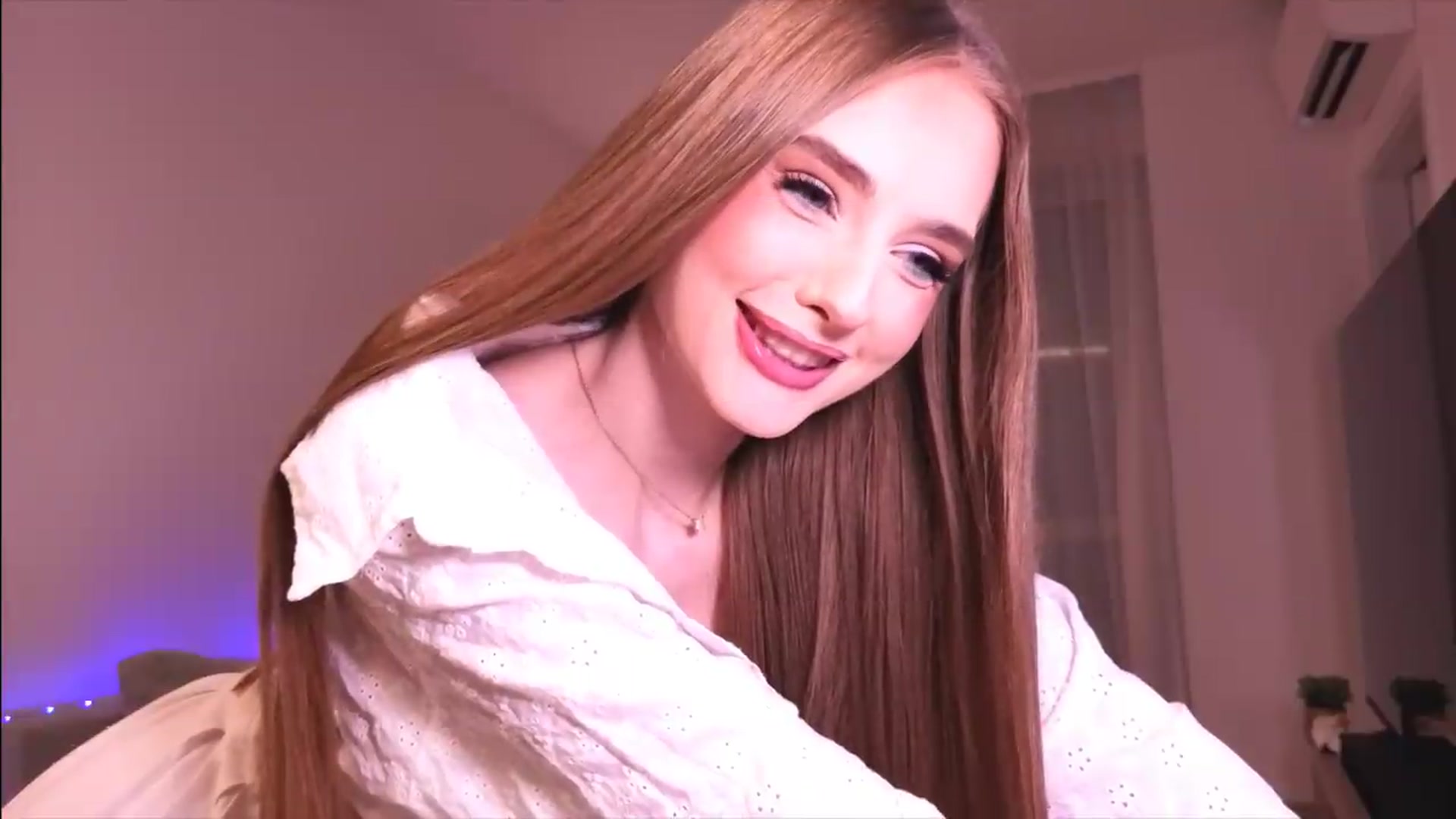 Gallery image thumbnail from petitegonwild's myfreecams stream on, 08/21/2026, 20:06 image 18 of 20