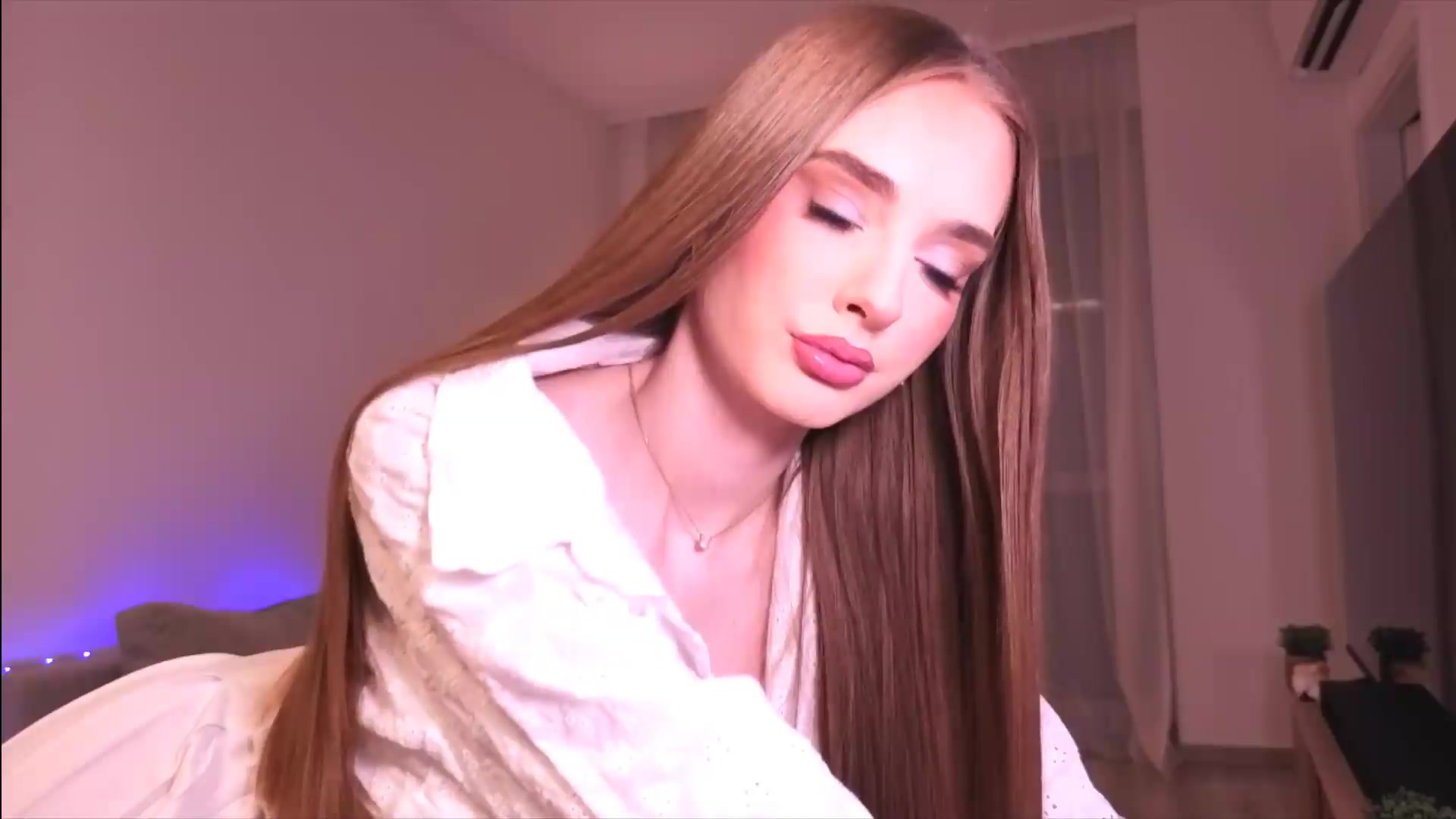 Gallery image thumbnail from petitegonwild's myfreecams stream on, 08/21/2026, 20:54 image 9 of 20