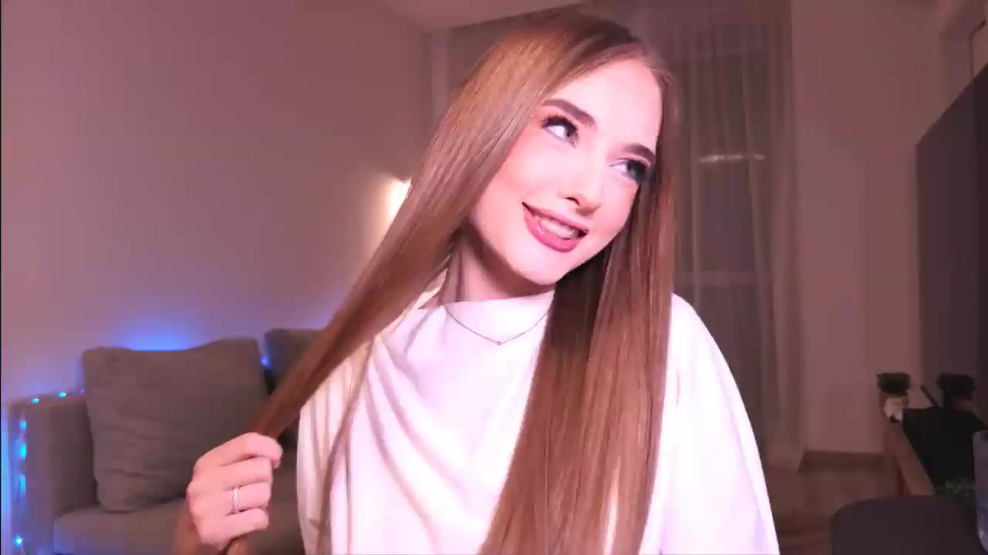 Gallery image thumbnail from petitegonwild's myfreecams stream on, 08/25/2026, 22:11 image 18 of 20