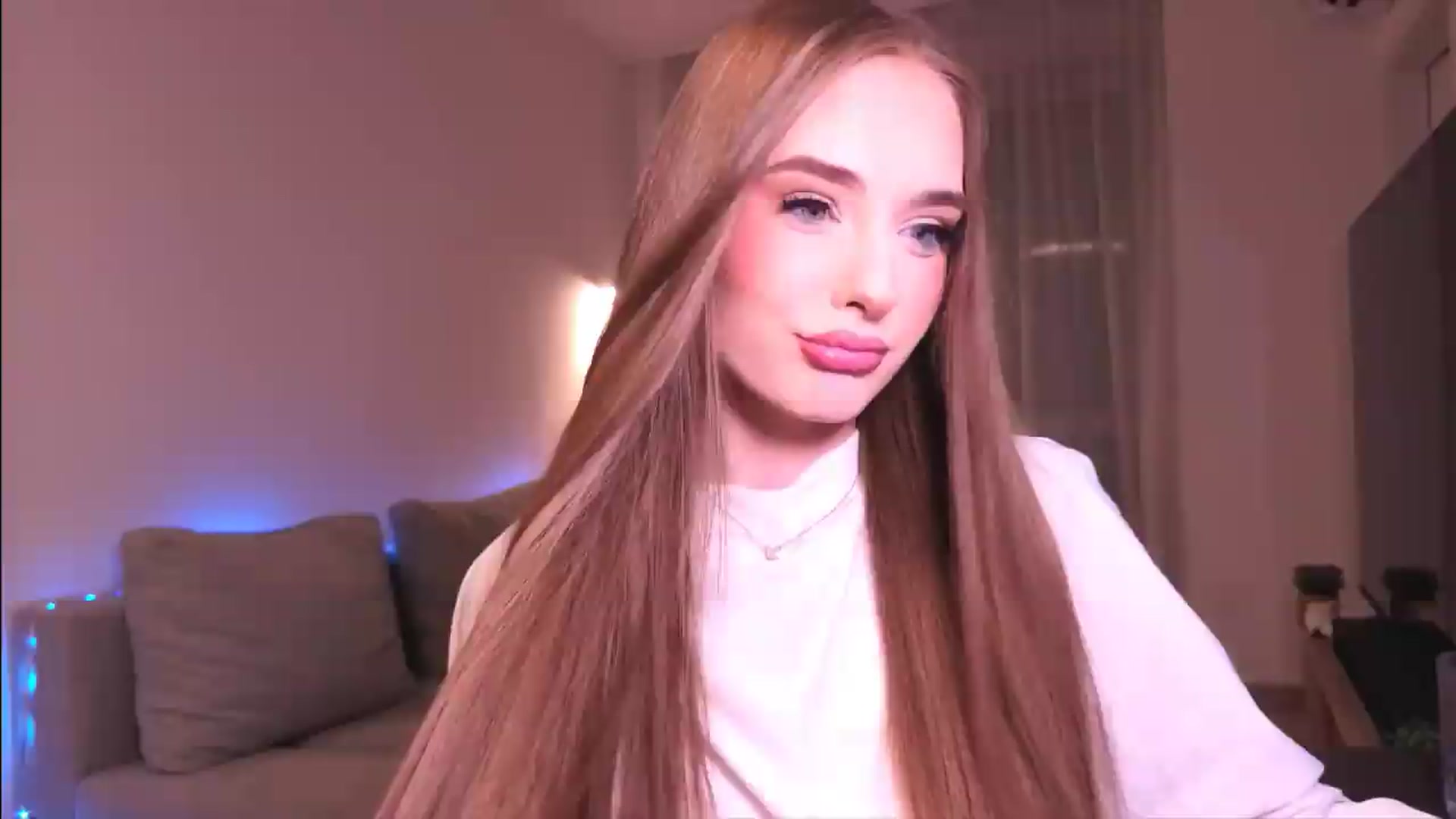 Gallery image thumbnail from petitegonwild's myfreecams stream on, 08/25/2026, 22:11 image 13 of 20