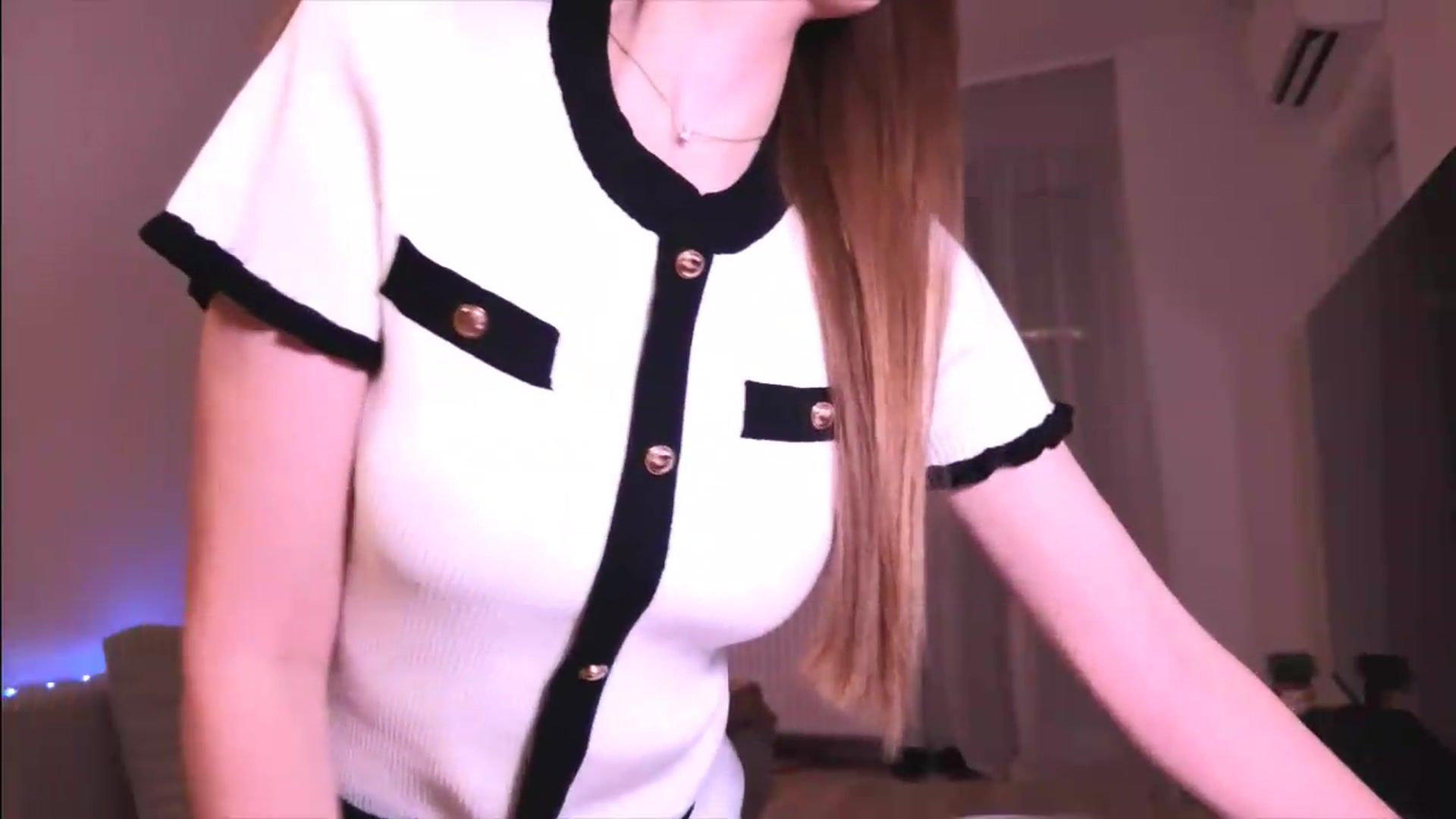 Gallery image thumbnail from petitegonwild's myfreecams stream on, 08/27/2026, 21:24 image 18 of 20
