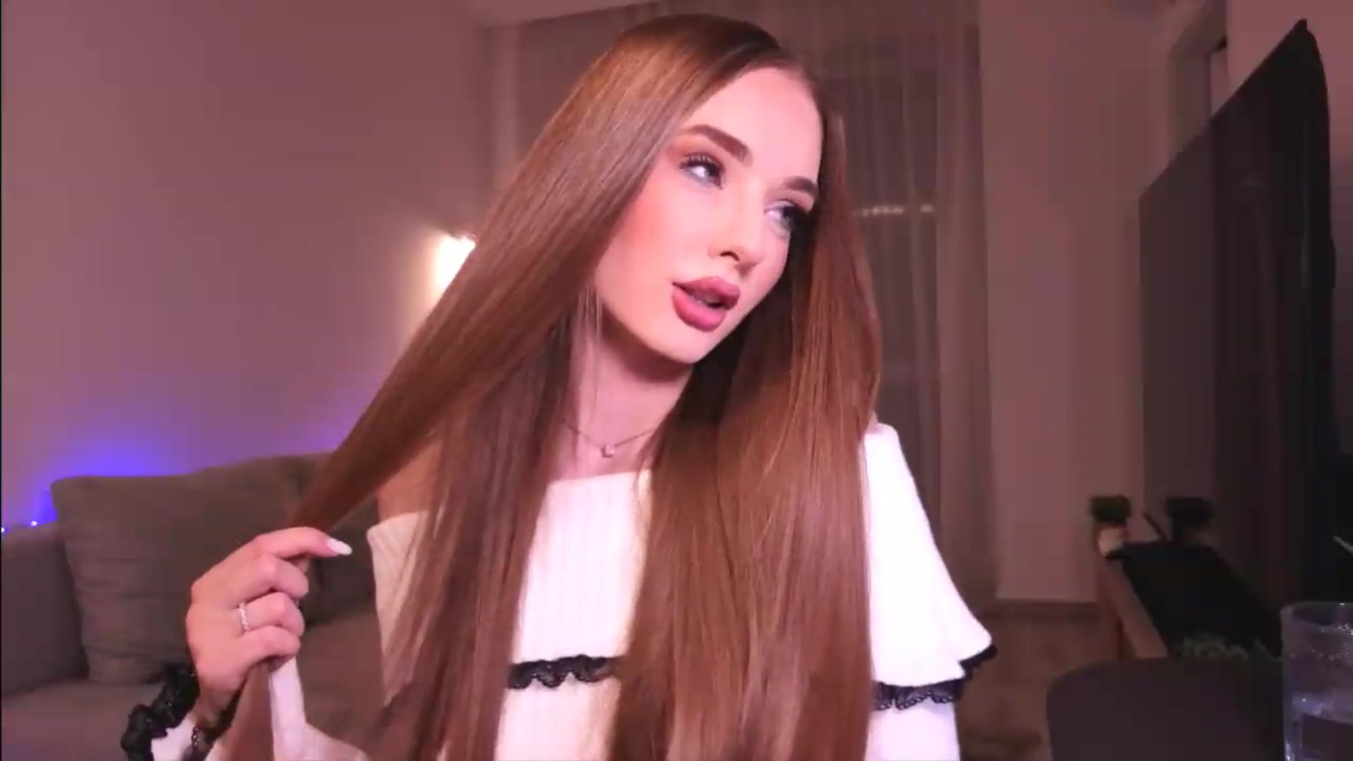 Gallery image thumbnail from petitegonwild's myfreecams stream on, 09/03/2026, 20:10 image 12 of 20