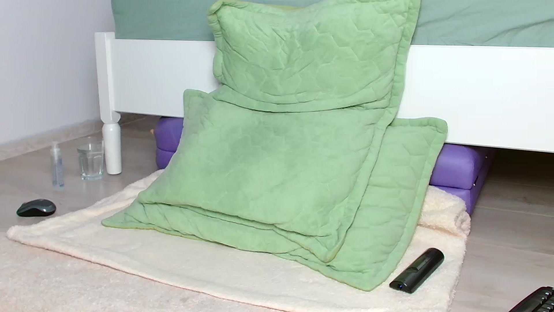 Gallery image thumbnail from petitelill's myfreecams stream on, 01/22/2025, 20:10 image 4 of 20
