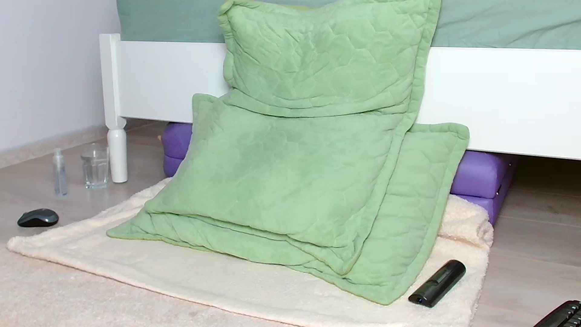 Gallery image thumbnail from petitelill's myfreecams stream on, 01/22/2025, 20:10 image 6 of 20