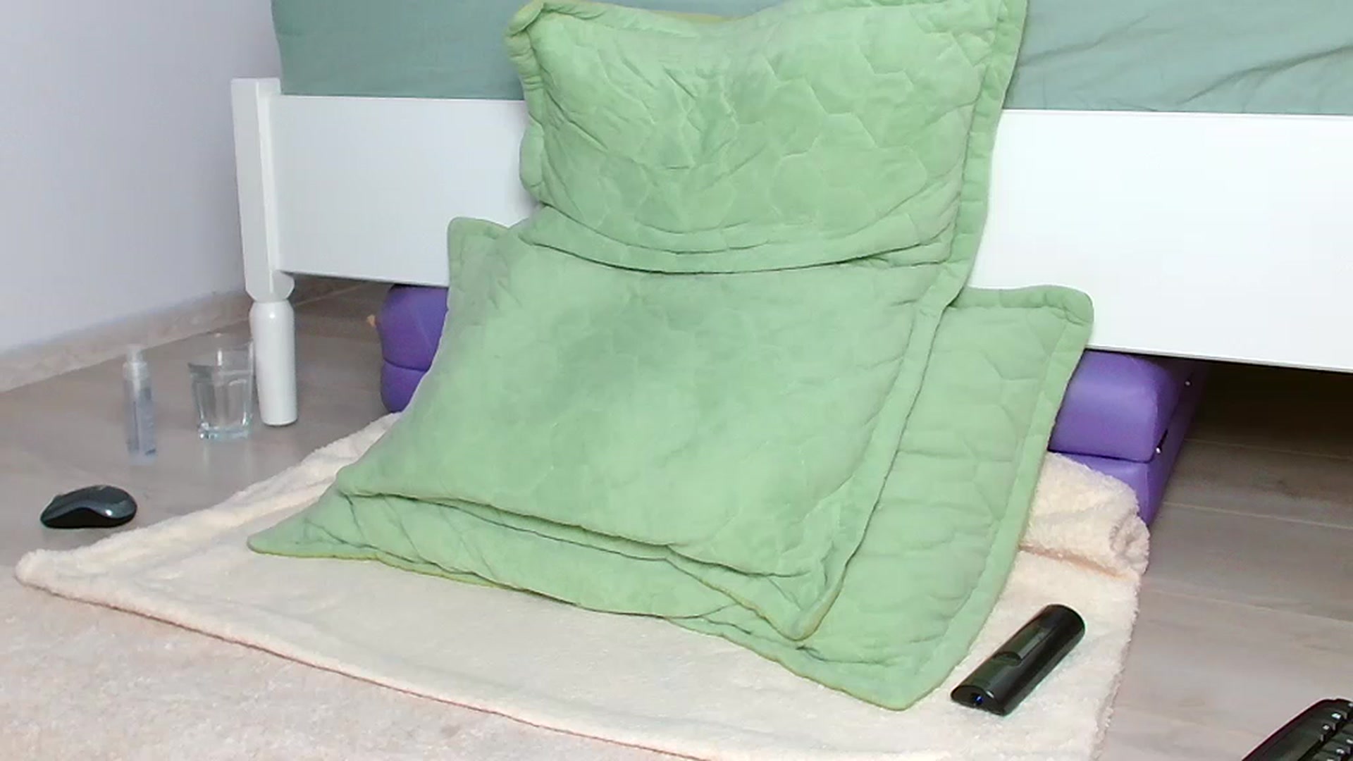 Gallery image thumbnail from petitelill's myfreecams stream on, 01/22/2025, 20:10 image 7 of 20