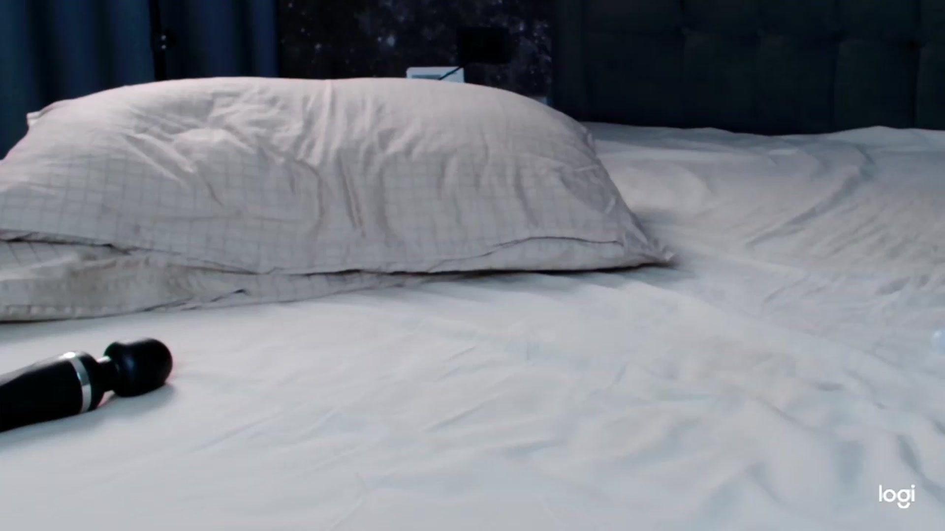 Gallery image thumbnail from petitelill's myfreecams stream on, 01/13/2026, 22:22 image 9 of 20