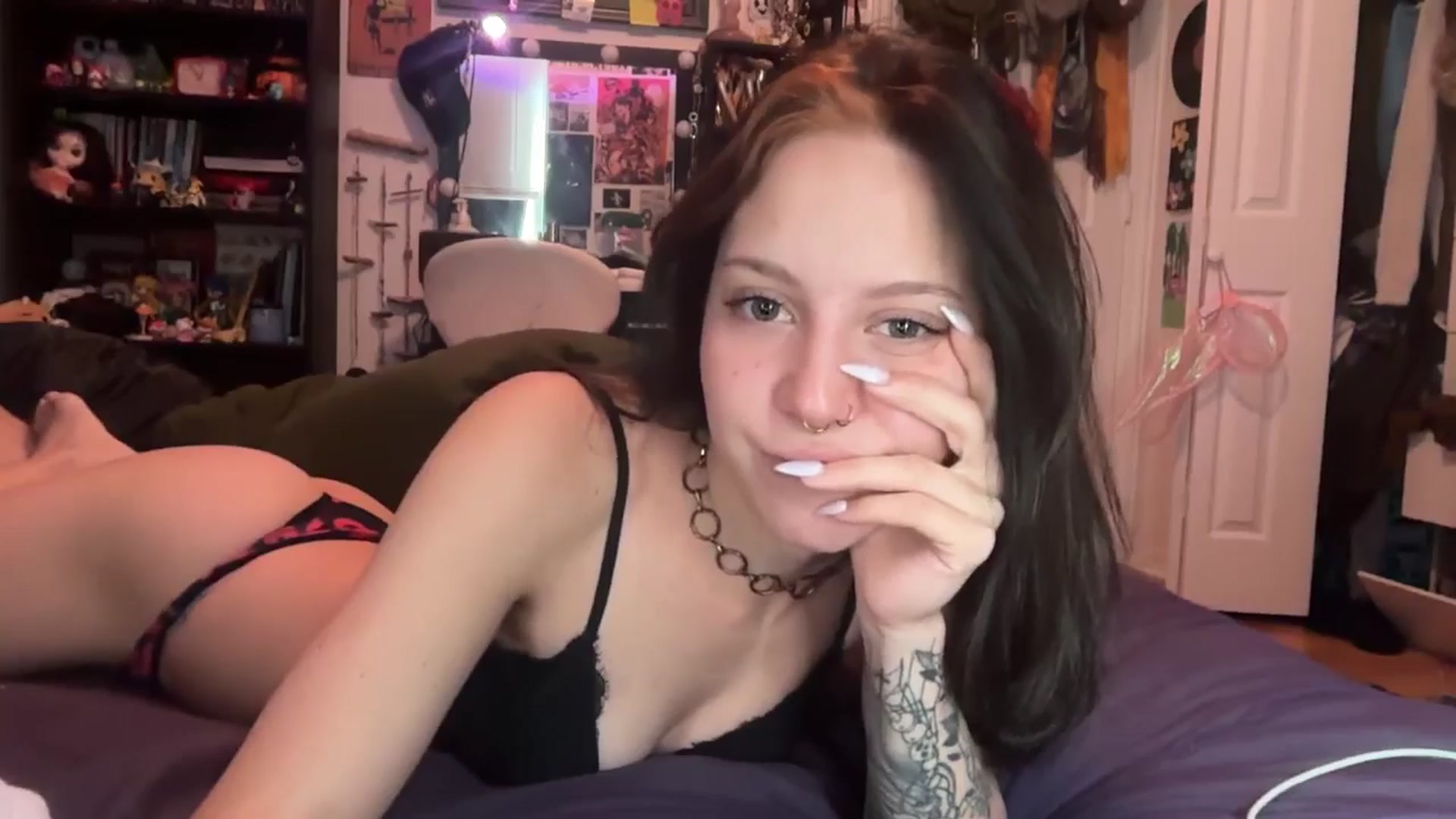 Gallery image thumbnail from petitetreatxo's myfreecams stream on, 02/11/2026, 17:24 image 7 of 20