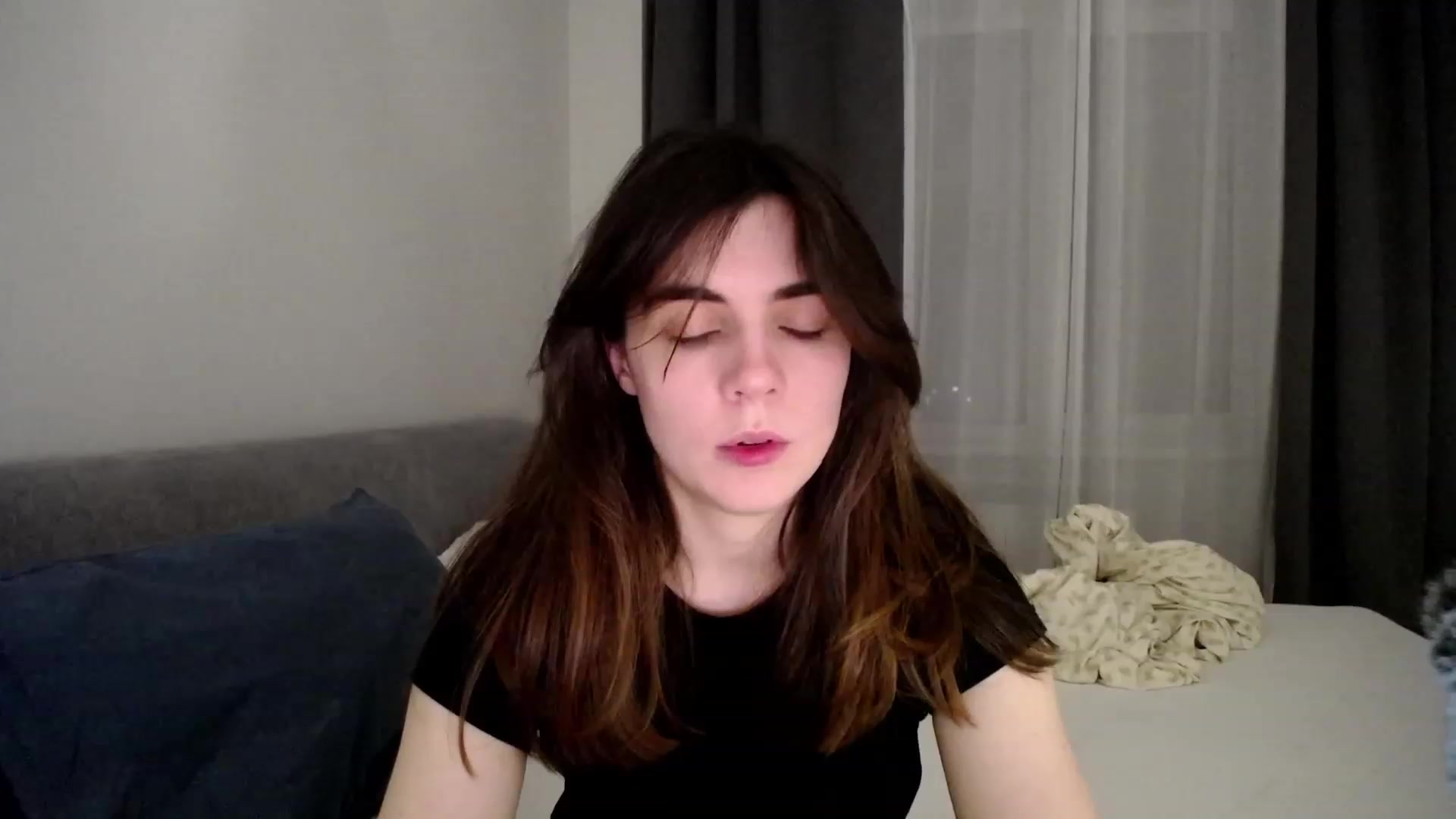 Gallery image thumbnail from phyllo_sophie's myfreecams stream on, 04/03/2023, 22:03 image 13 of 20