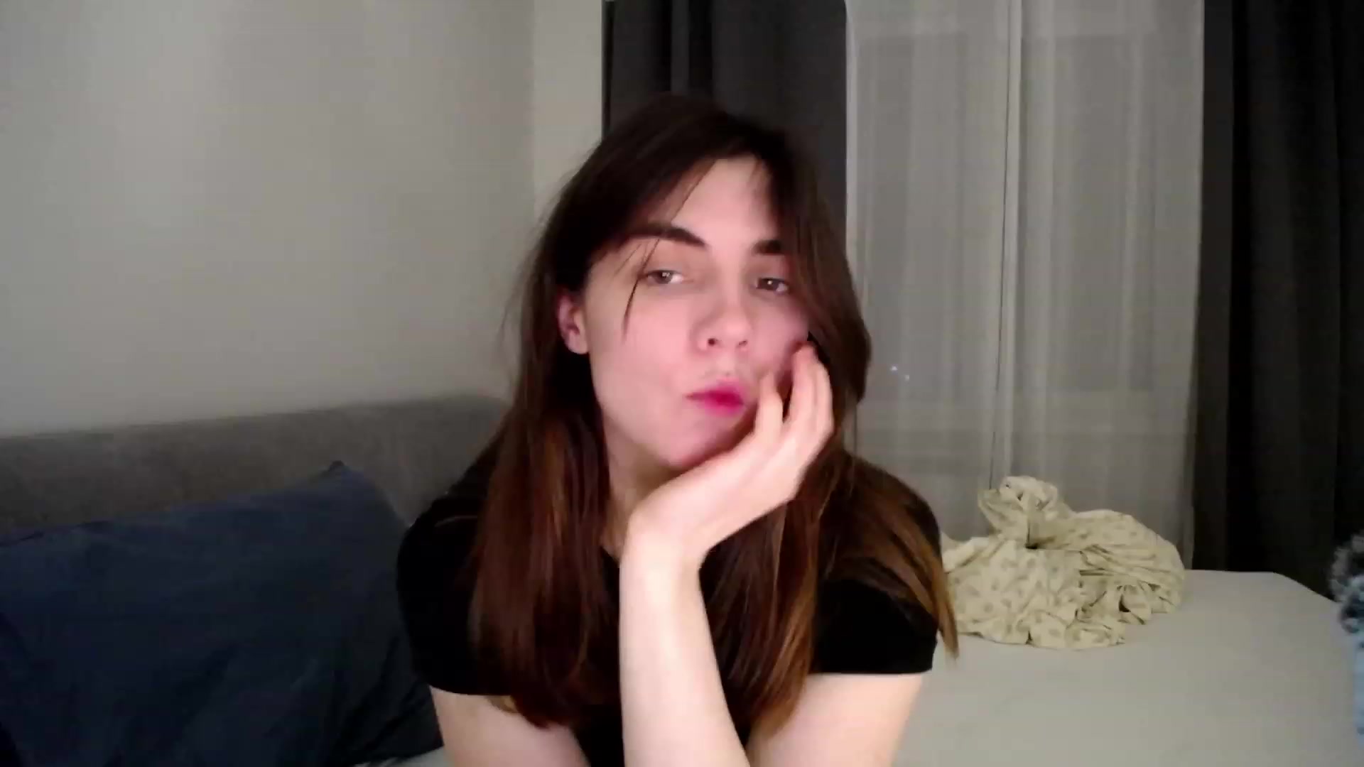 Gallery image thumbnail from phyllo_sophie's myfreecams stream on, 04/03/2023, 22:03 image 12 of 20