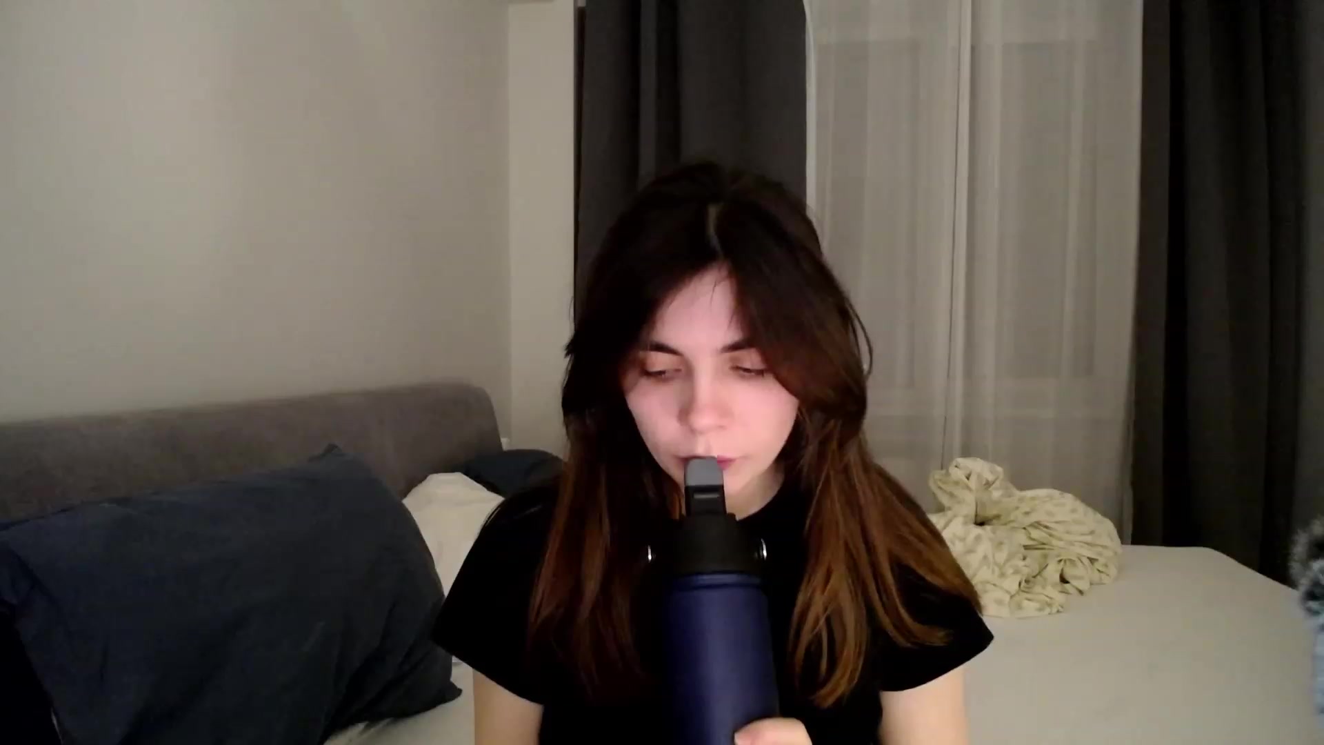 Gallery image thumbnail from phyllo_sophie's myfreecams stream on, 04/03/2023, 22:03 image 8 of 20