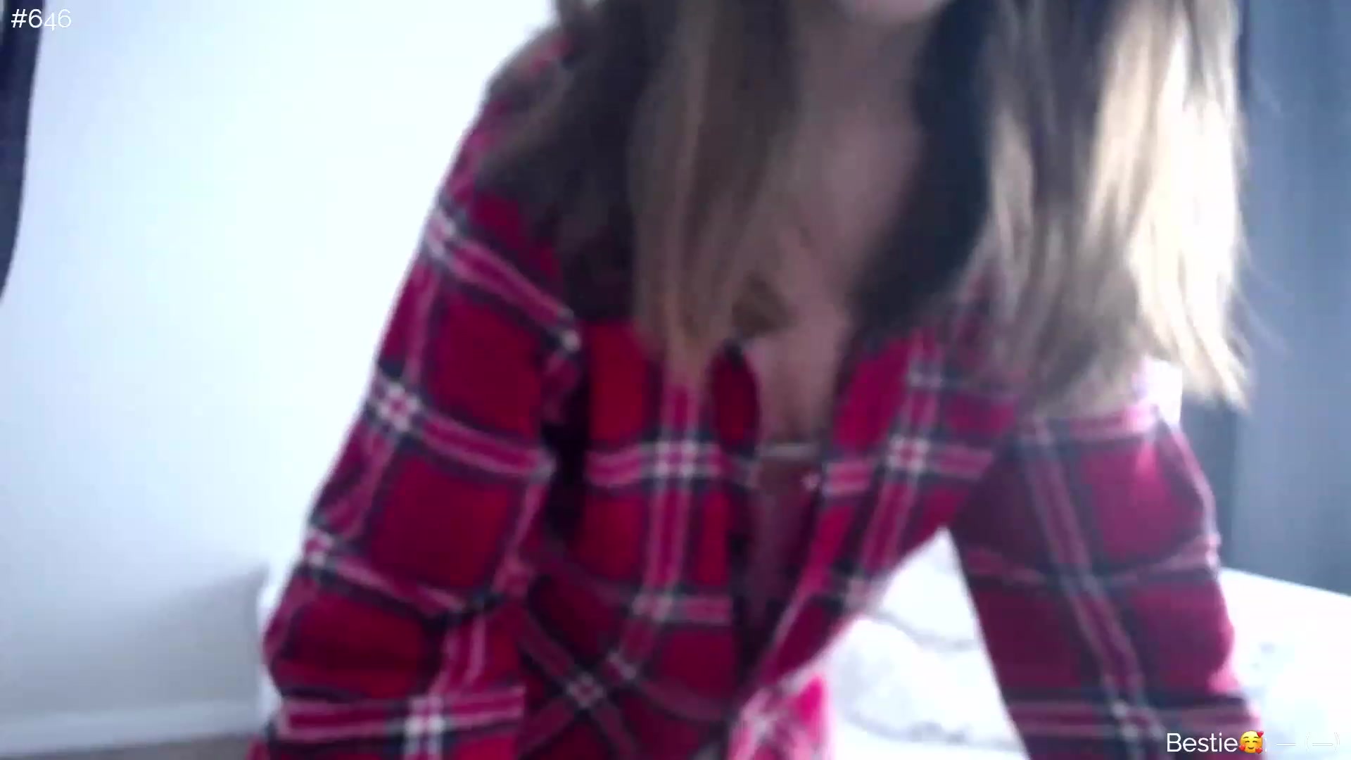 Gallery image thumbnail from phyllo_sophie's myfreecams stream on, 04/06/2023, 11:28 image 16 of 20