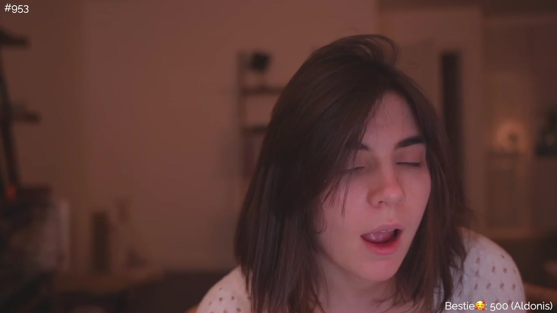 Gallery image thumbnail from phyllo_sophie's myfreecams stream on, 05/06/2023, 02:02 image 10 of 20
