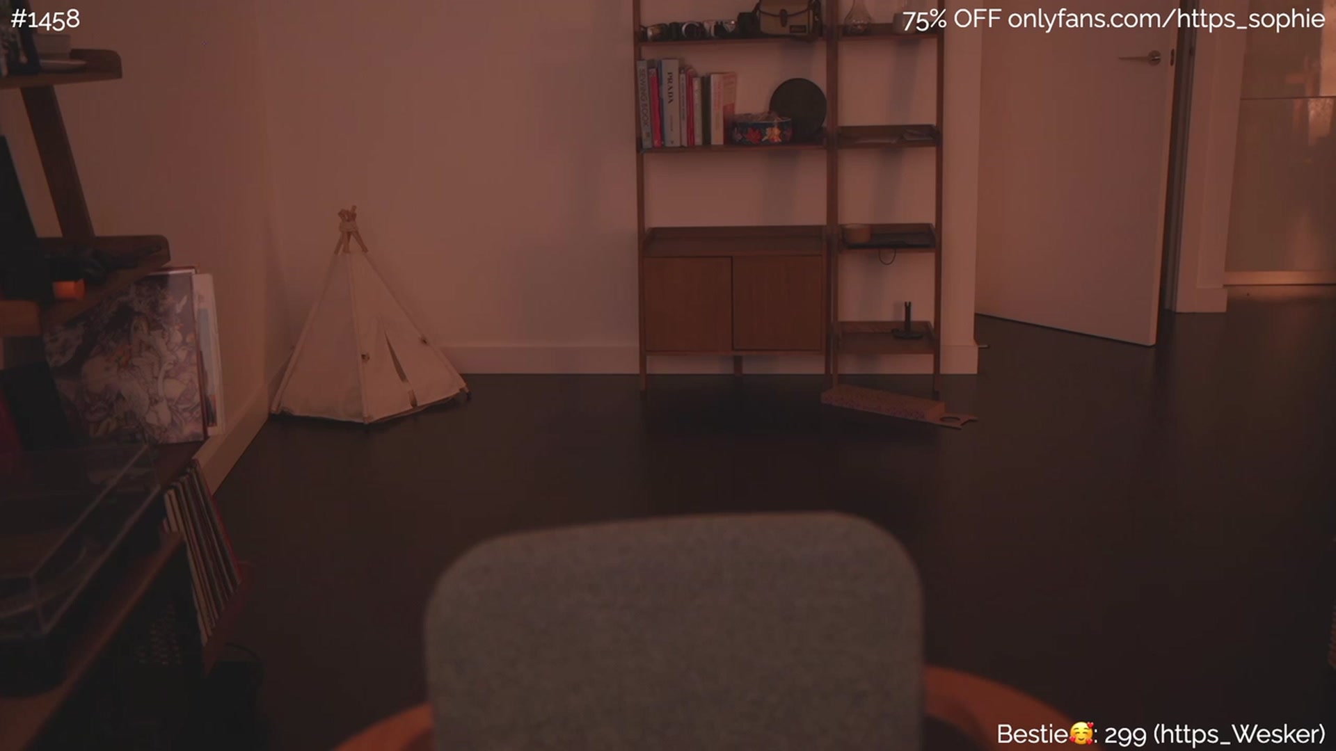 Gallery image thumbnail from phyllo_sophie's myfreecams stream on, 05/26/2023, 24:03 image 9 of 20
