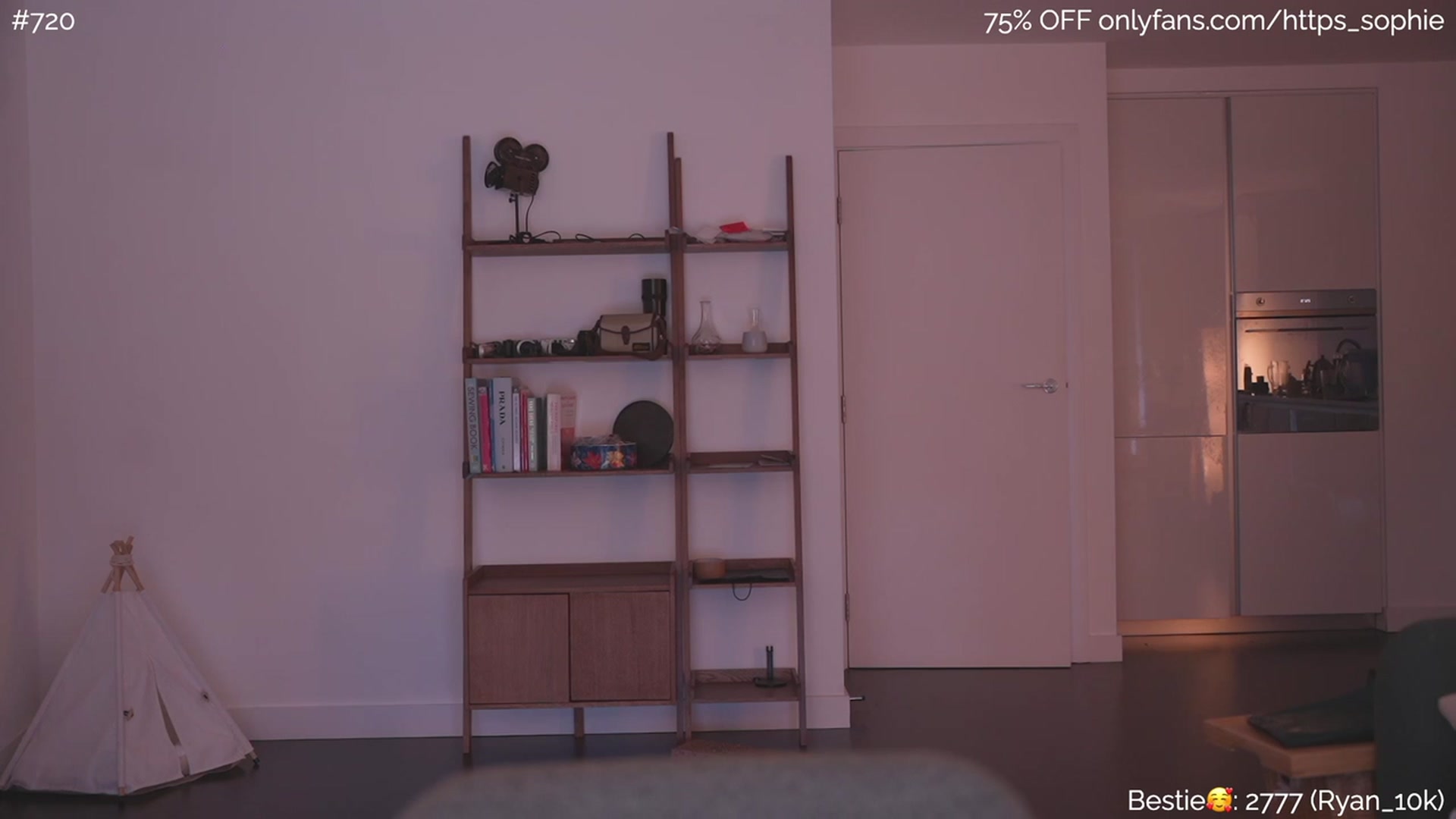 Gallery image thumbnail from phyllo_sophie's myfreecams stream on, 05/26/2023, 05:23 image 8 of 20
