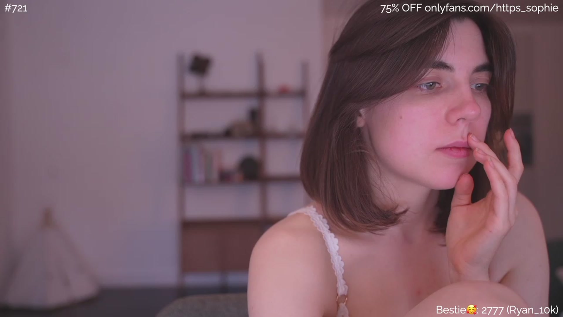 Gallery image thumbnail from phyllo_sophie's myfreecams stream on, 05/26/2023, 05:23 image 14 of 20