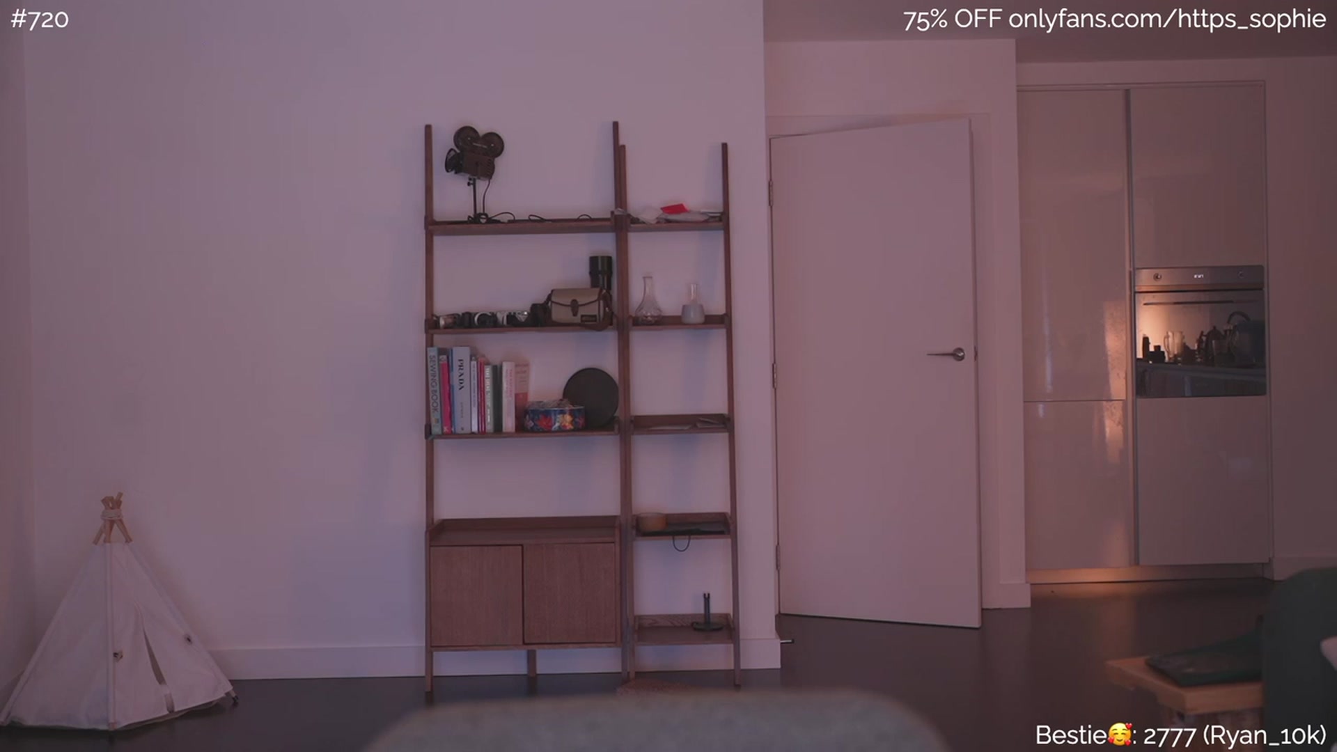 Gallery image thumbnail from phyllo_sophie's myfreecams stream on, 05/26/2023, 05:23 image 9 of 20