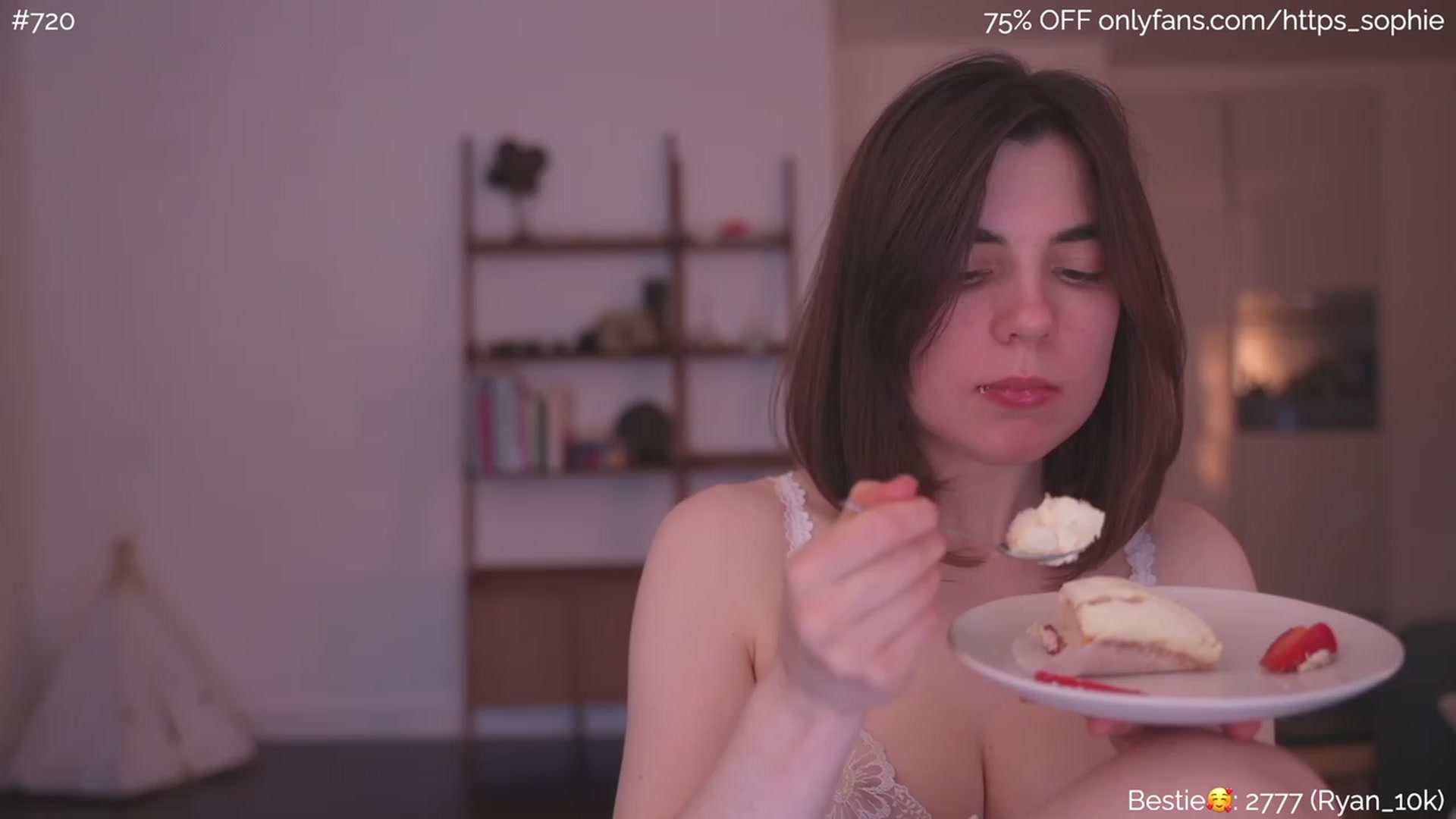 Gallery image thumbnail from phyllo_sophie's myfreecams stream on, 05/26/2023, 05:23 image 2 of 20