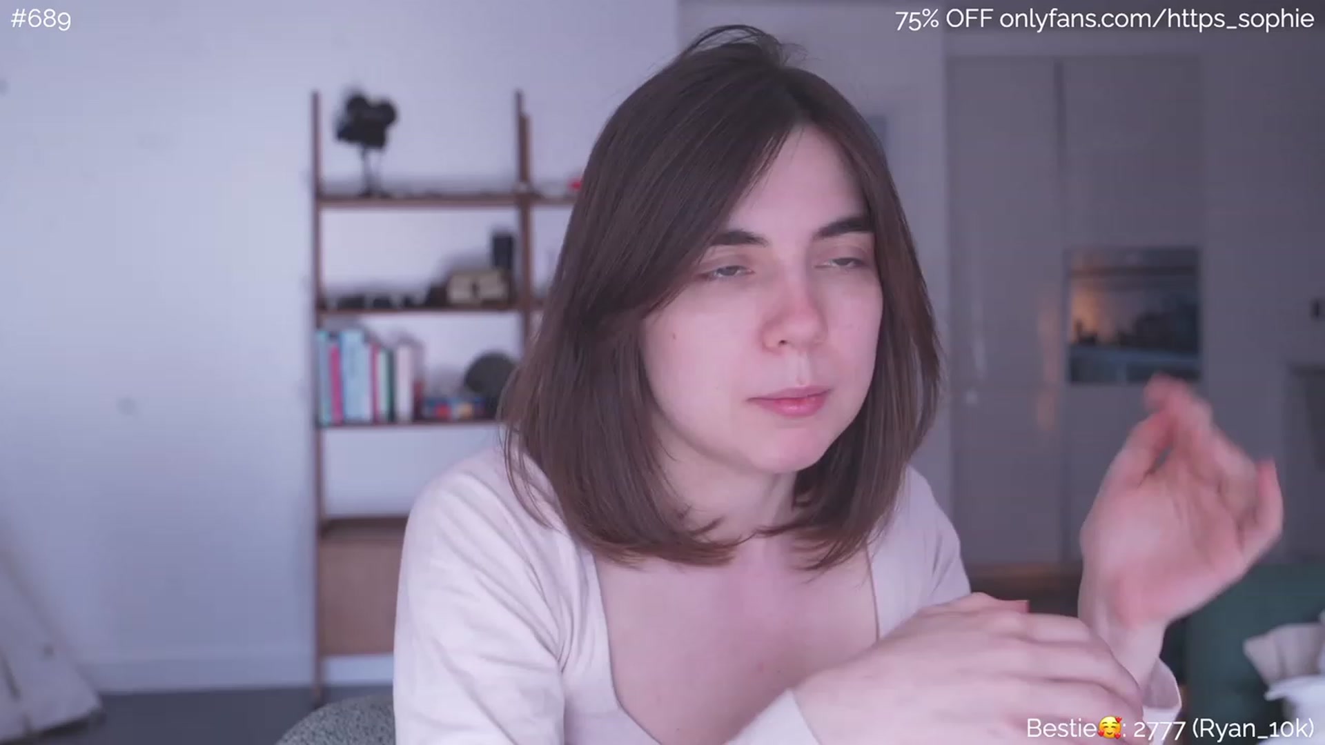 Gallery image thumbnail from phyllo_sophie's myfreecams stream on, 05/26/2023, 06:40 image 6 of 20
