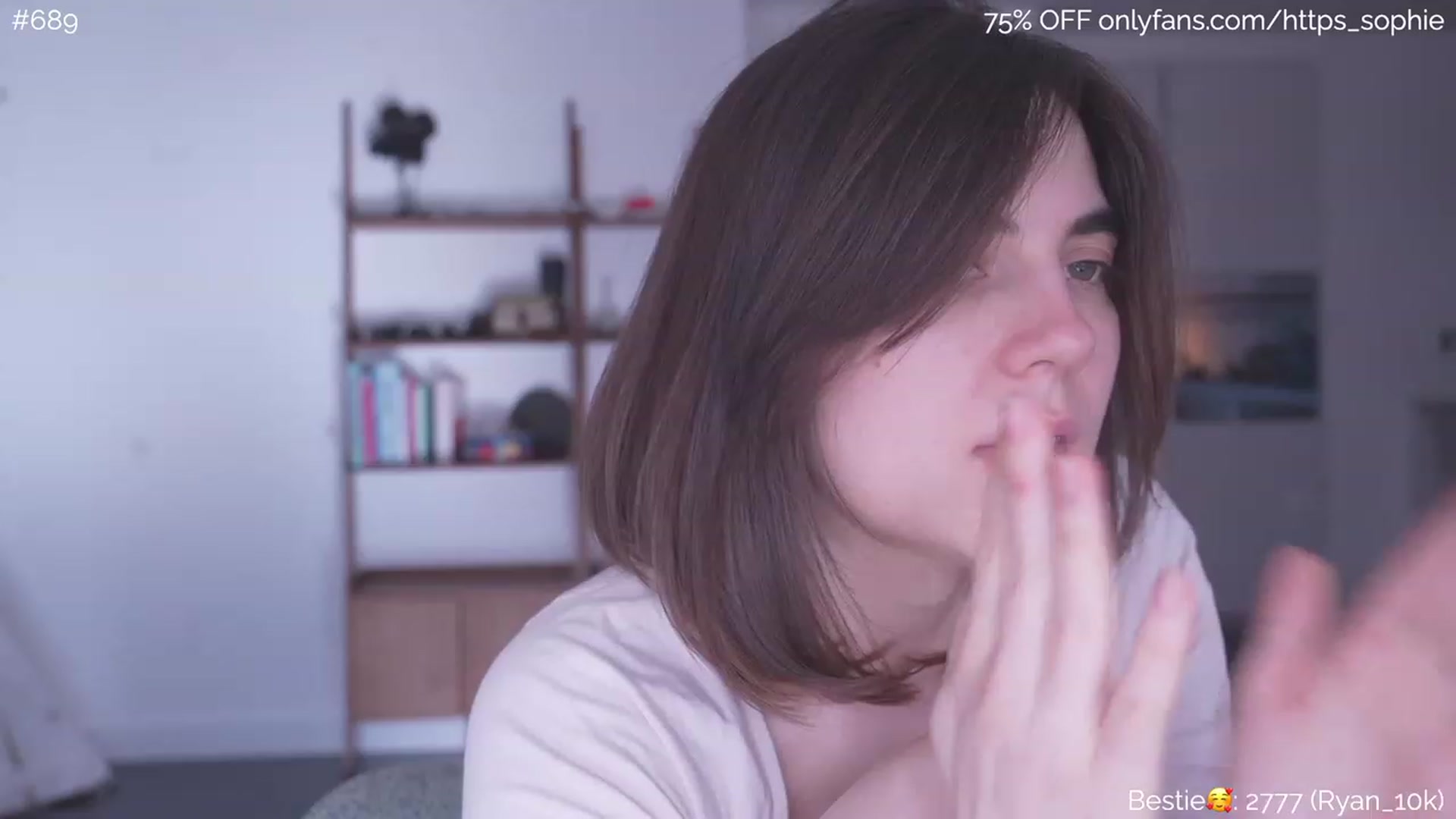 Gallery image thumbnail from phyllo_sophie's myfreecams stream on, 05/26/2023, 06:40 image 10 of 20