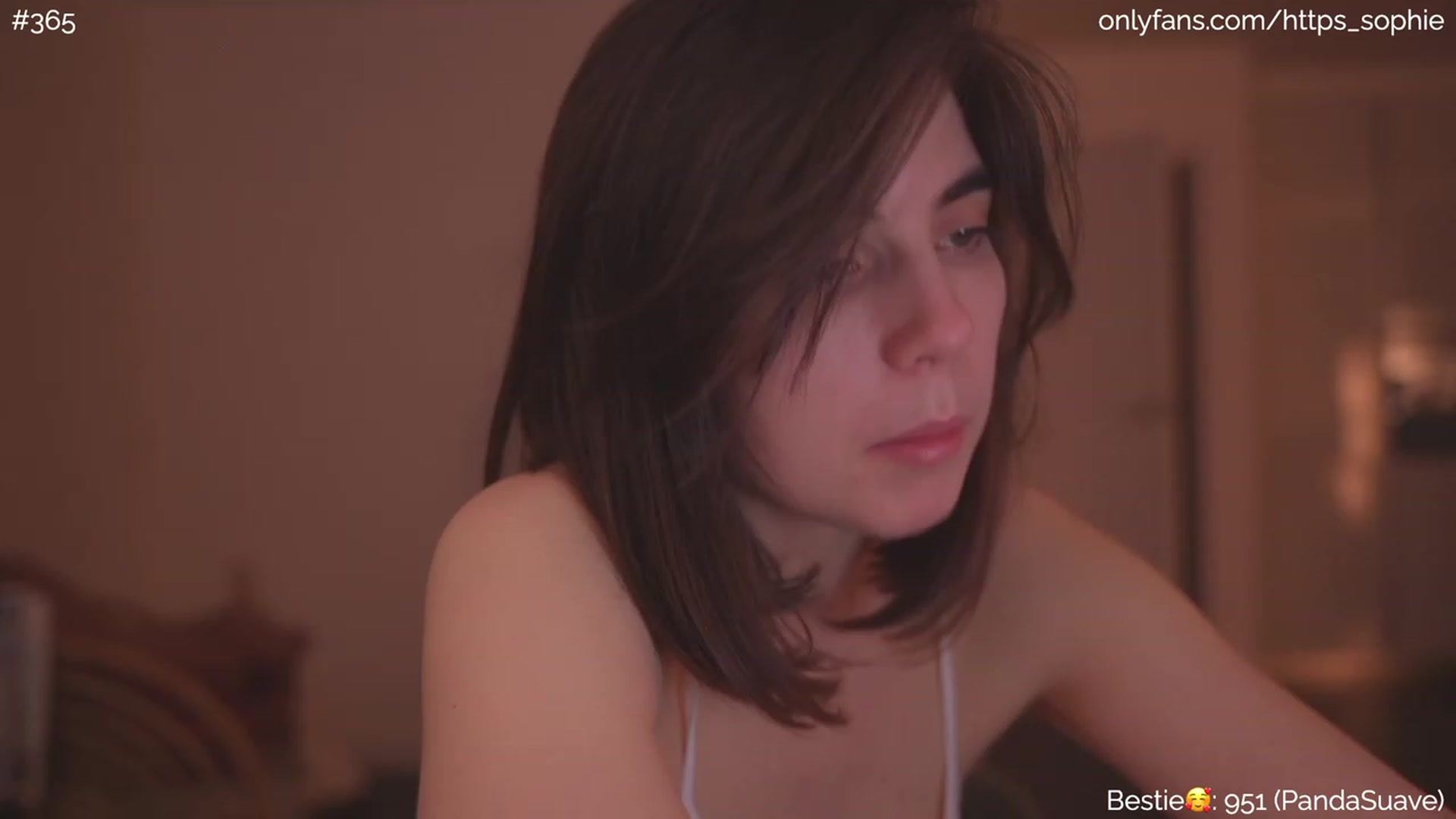 Gallery image thumbnail from phyllo_sophie's myfreecams stream on, 06/02/2023, 02:29 image 8 of 20