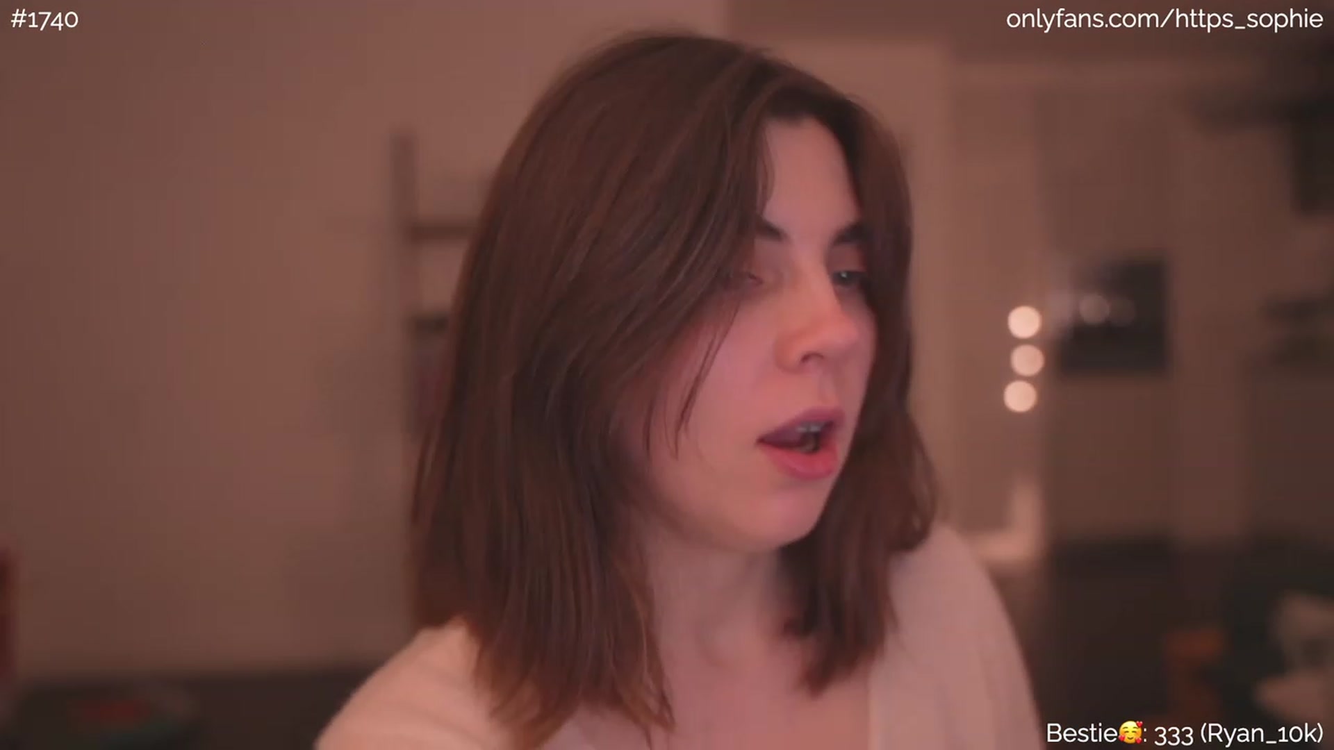 Gallery image thumbnail from phyllo_sophie's myfreecams stream on, 06/25/2023, 24:53 image 8 of 20