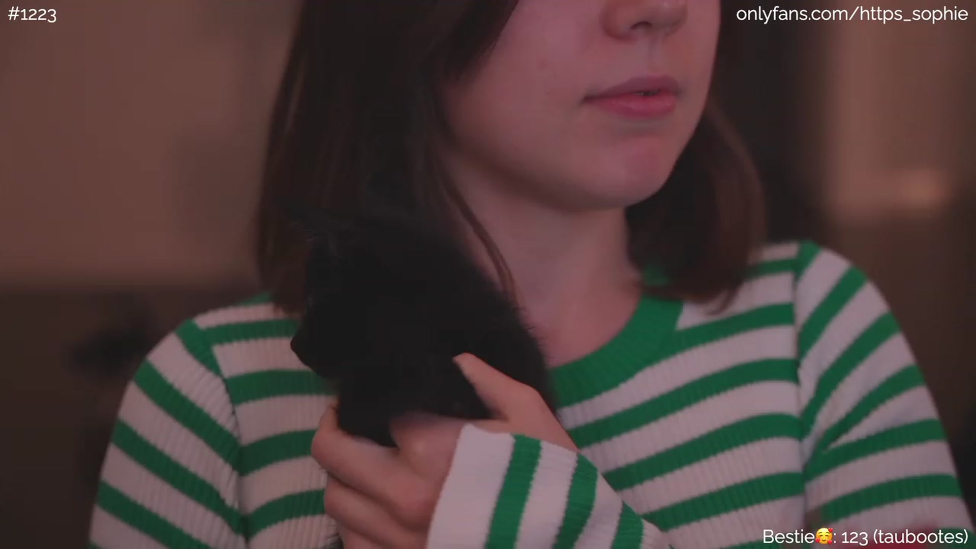 Gallery image thumbnail from phyllo_sophie's myfreecams stream on, 06/27/2023, 23:47 image 19 of 20
