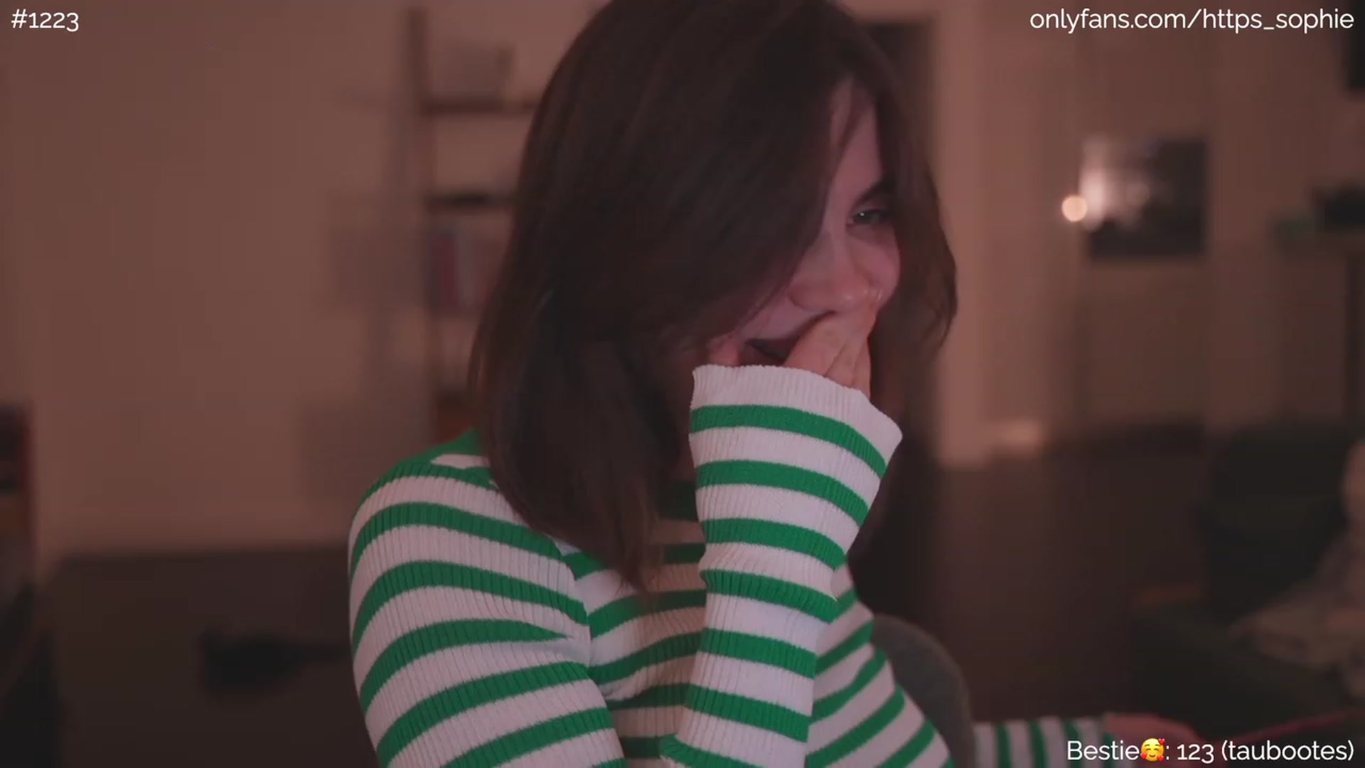 Gallery image thumbnail from phyllo_sophie's myfreecams stream on, 06/27/2023, 23:47 image 17 of 20